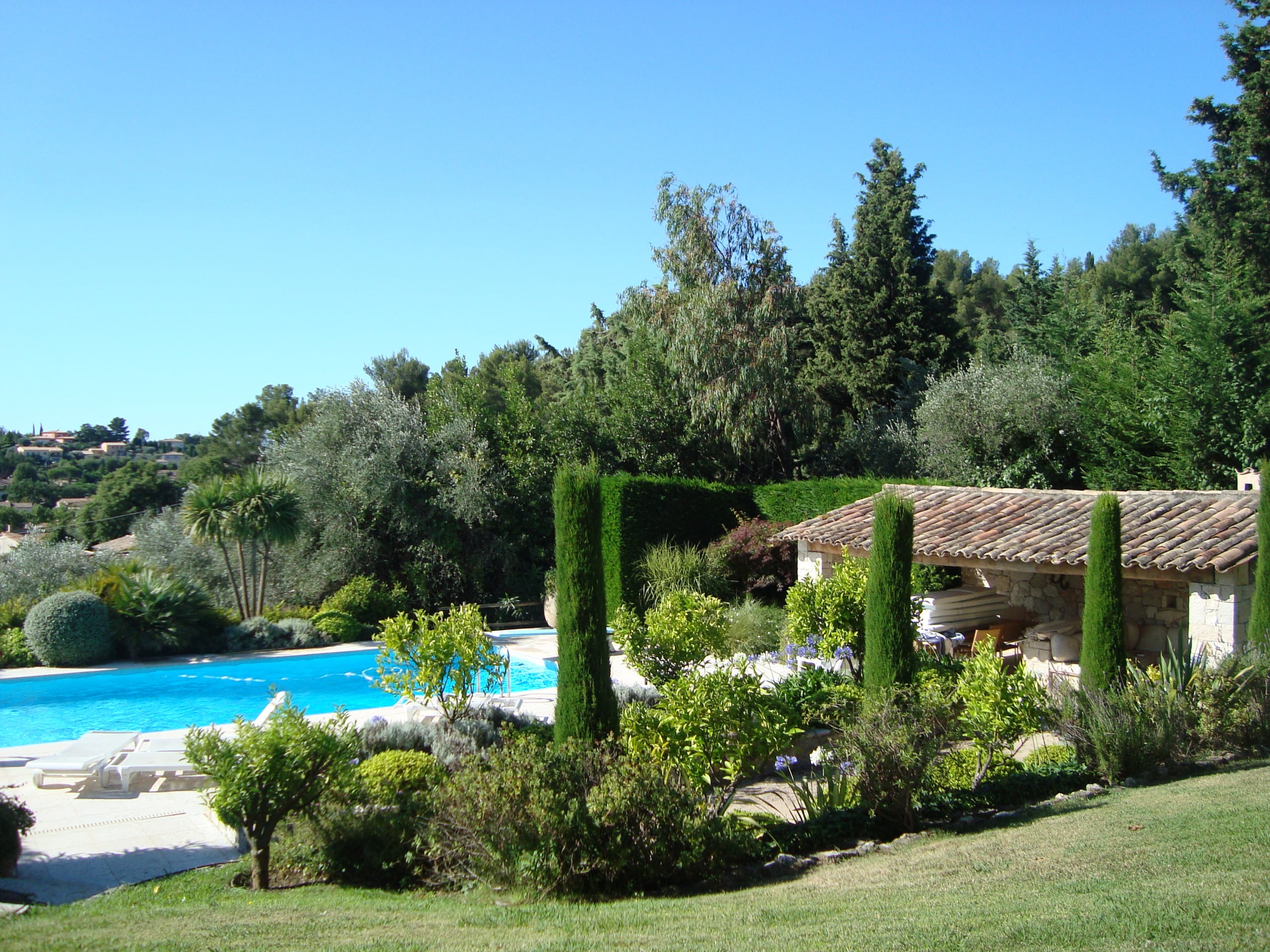 Property Image 2 - Exceptional property with 6 bedrooms, heated pool and tennis court surrounded by ancient olive grove