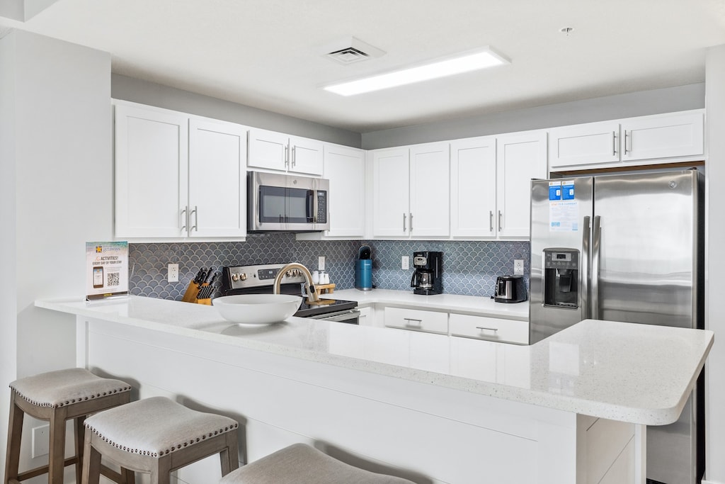 Kitchen with Breakfast Bar