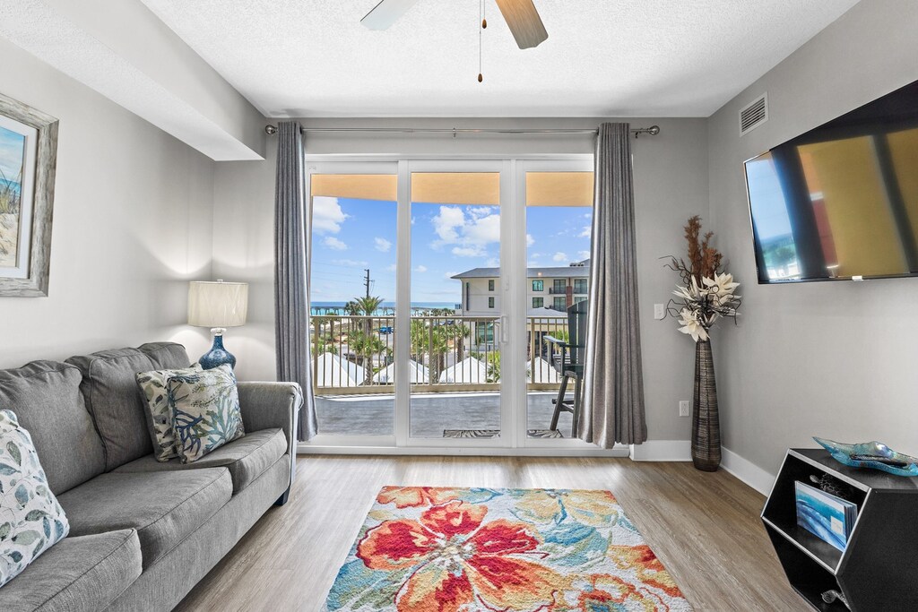 Living Area with Gulf Views
