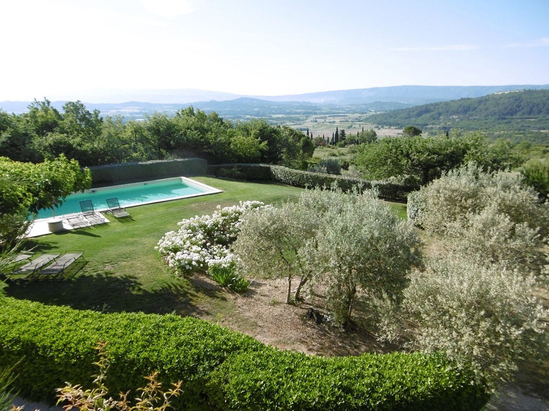 Property Image 2 - Exceptional 10-bedroom villa within walking distance of Gordes