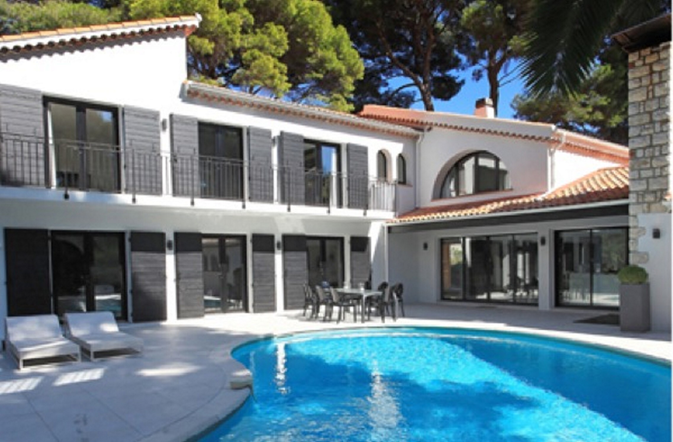 Property Image 2 - Stunning property on the Cap d’Antibes with pool, at walking distance to the beach
