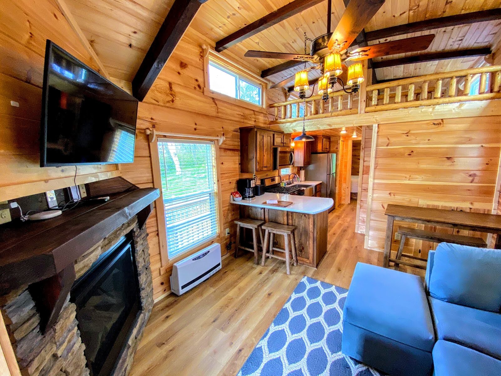 With AC, high speed fiber optic internet, gas fireplaces, and keyless entry, the tiny homes are a modern way to get in touch with nature and enjoy a short or long-term stay in one of the most beautiful areas of the country!