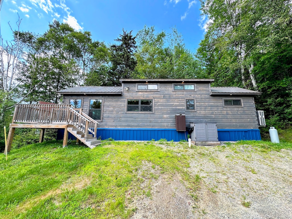 This tiny home is in a wooded location with a breathtaking mountain view. One of 9 Tiny Home rental options at Boulder Mountain View!