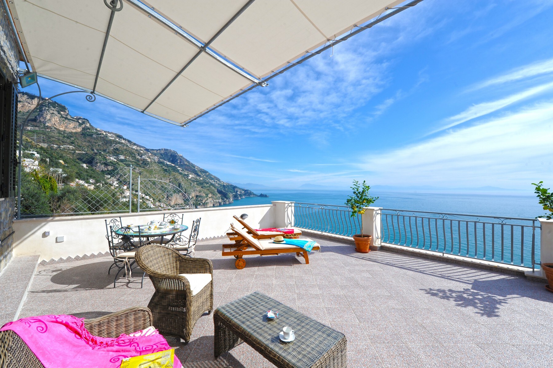 Property Image 2 - Delightful House with Large Terrace Overlooking the Sea