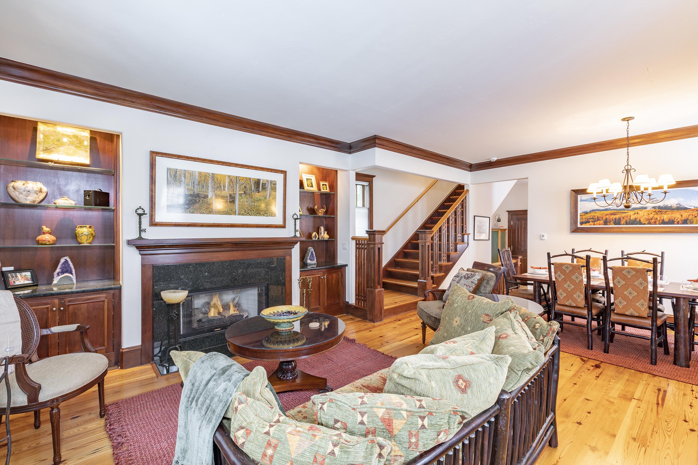 1.2-telluride-heritage-house-living-room-fireplace