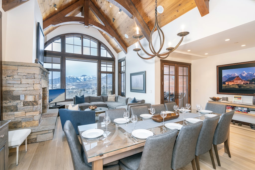 3.01-mountain-village-aspens-at-courcheval-dining-room-1-edit