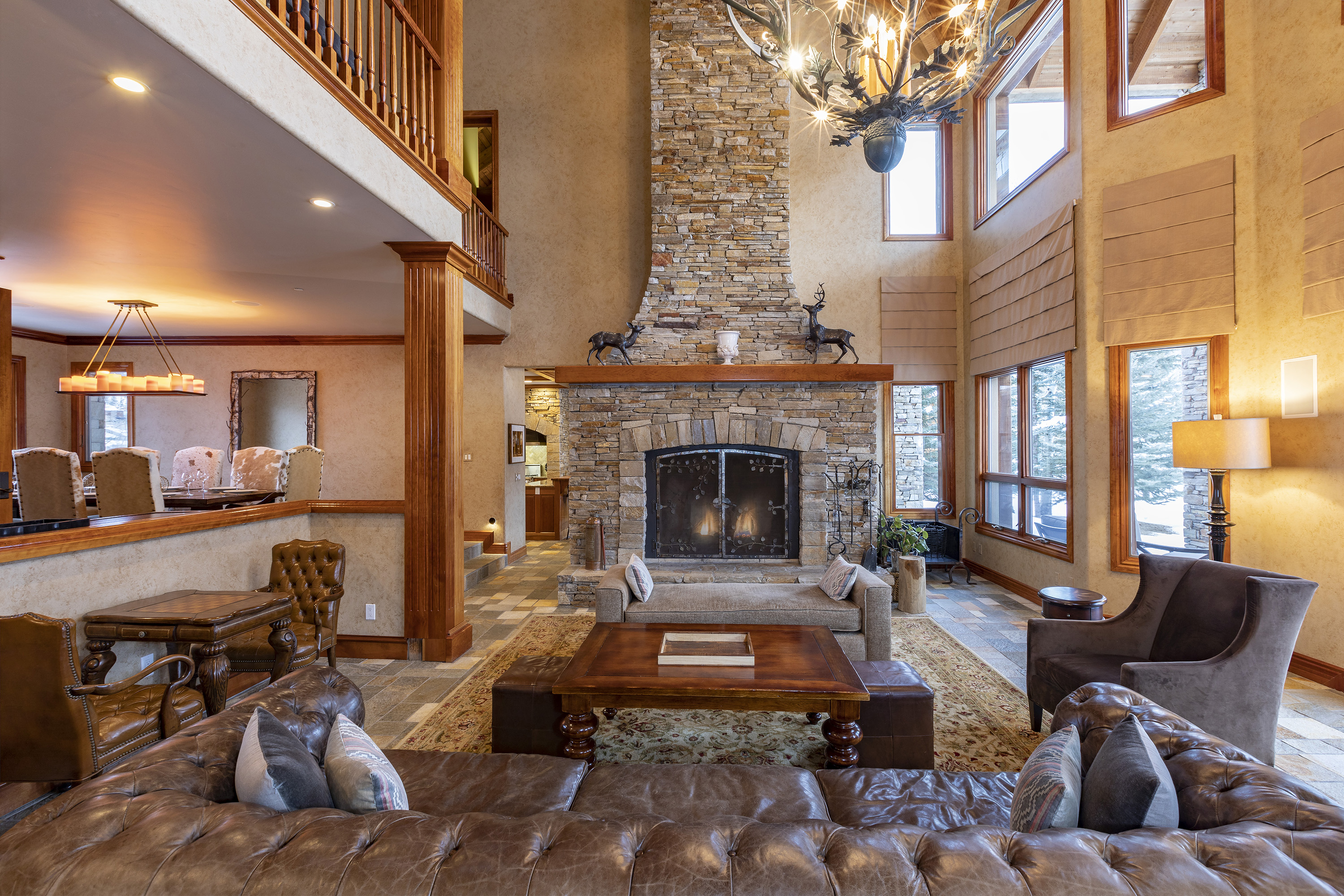 2.1-telluride-gold-hill-living-room-fireplace2