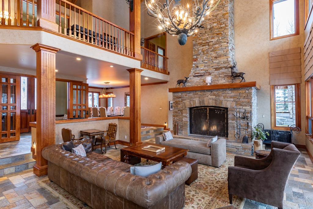 2.2-telluride-gold-hill-living-room2