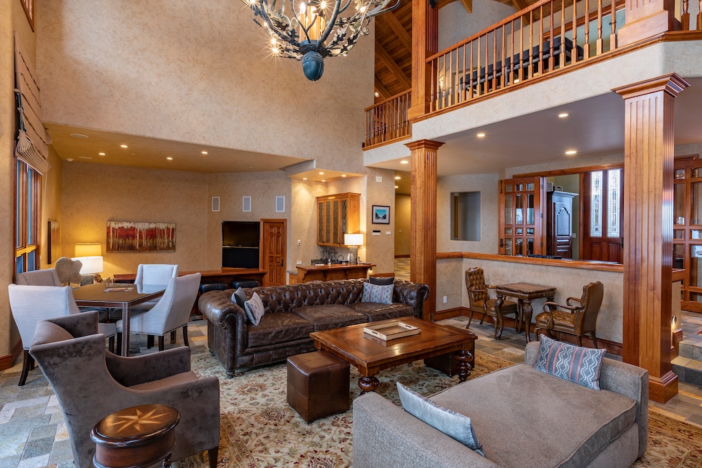 2.4-telluride-gold-hill-living-room-den