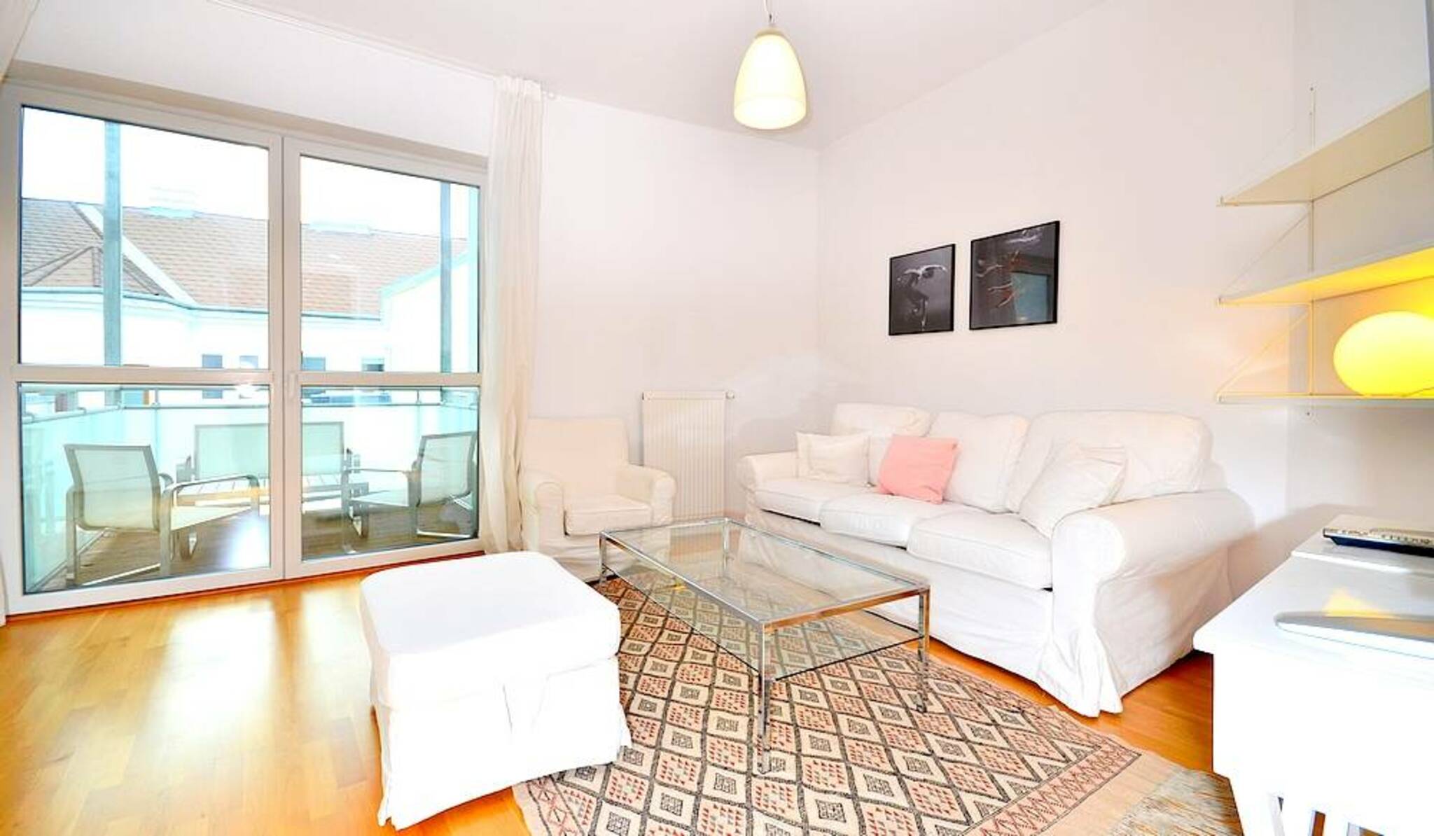 Property Image 2 - Dazzling Spacious Apartment with Private Balcony\\