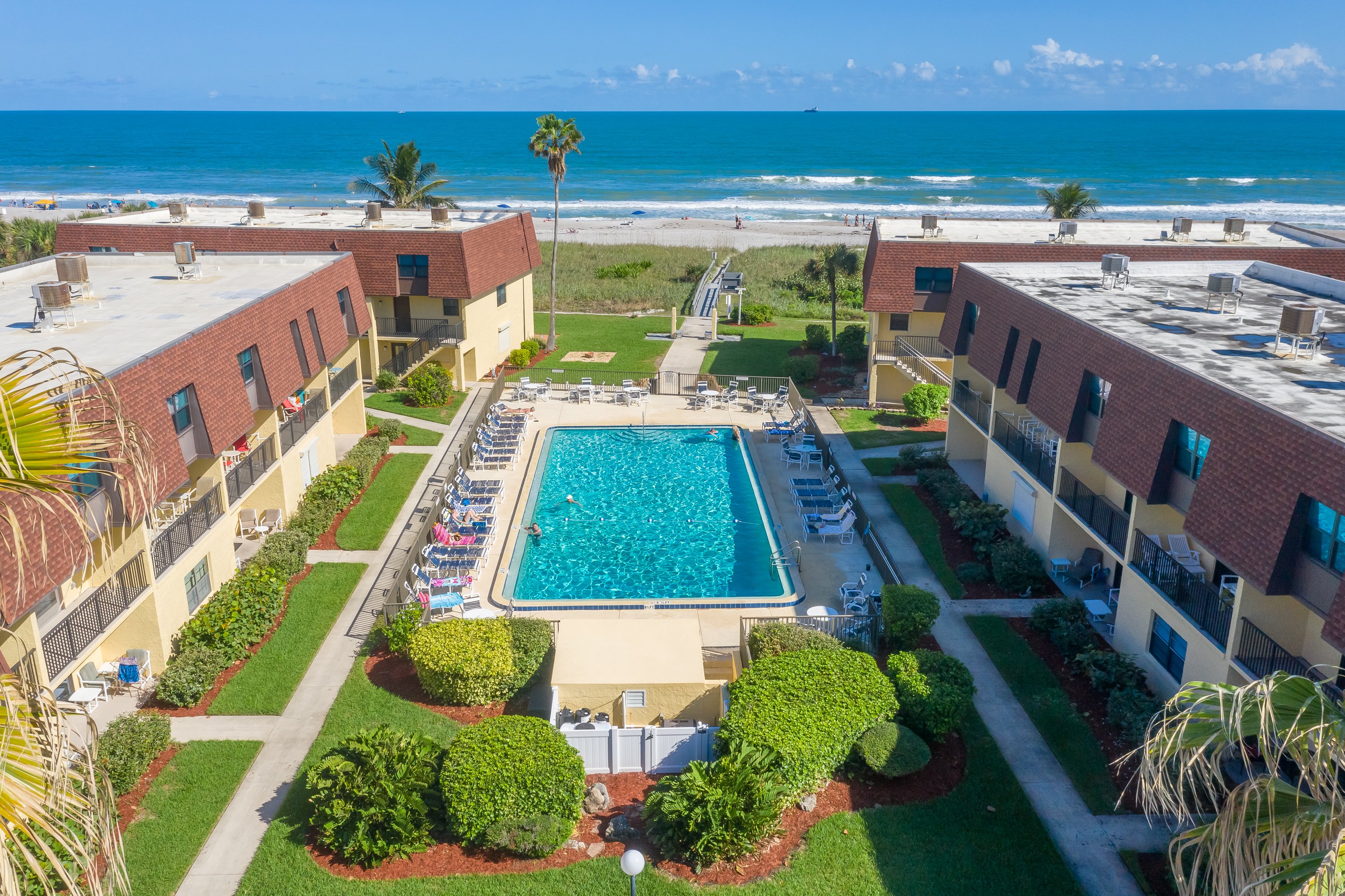 Property Image 1 - Cocoa Beach Club 213