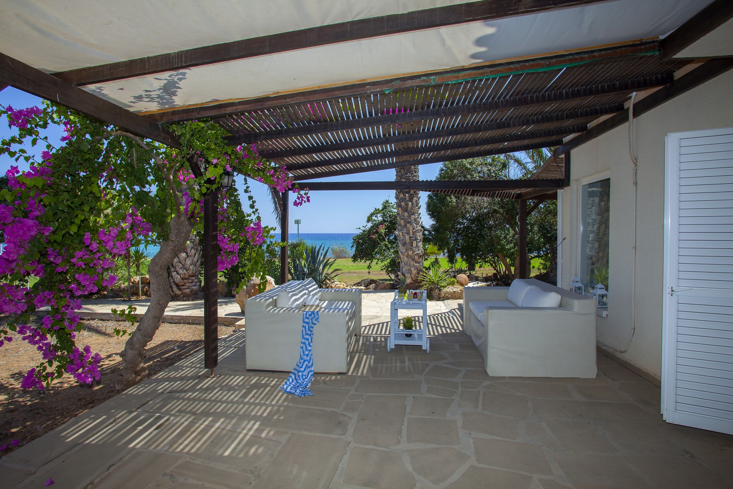 Property Image 2 - Family Holiday Home with Pool and Garden near the Beach