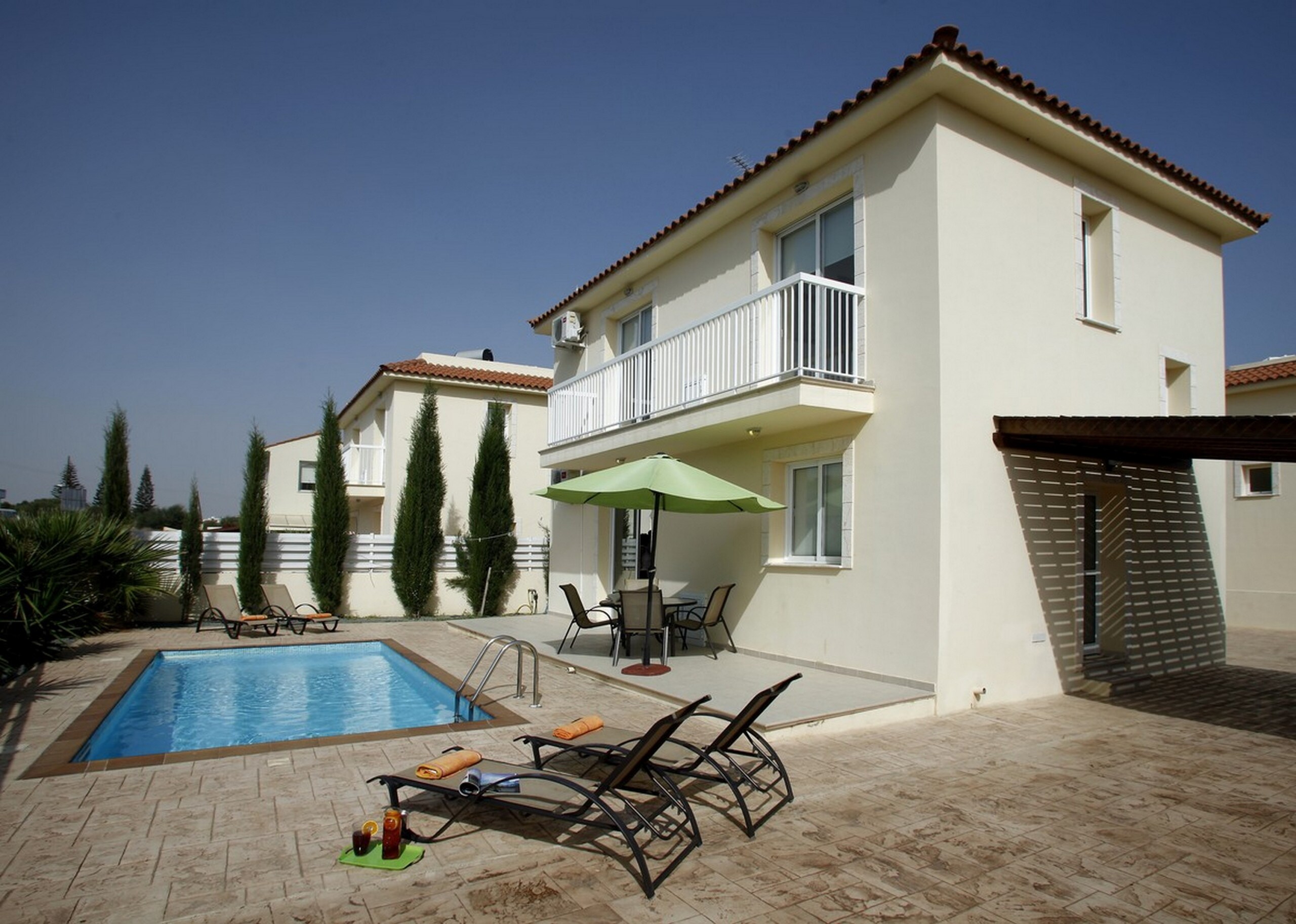 Property Image 1 - Tranquil Villa with Own Pool and Garden near the Beach