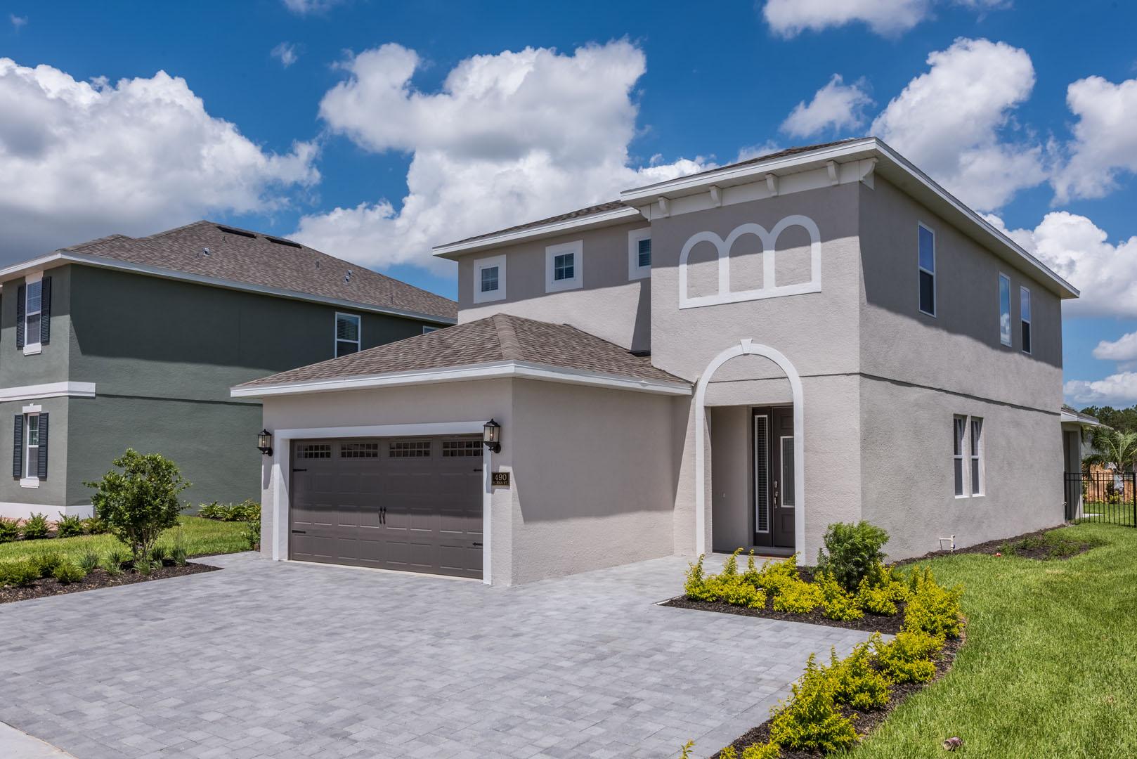 Vibrant Home with Covered Patio & Splash Pool; Waterpark Access - Home Rental in Kissimmee