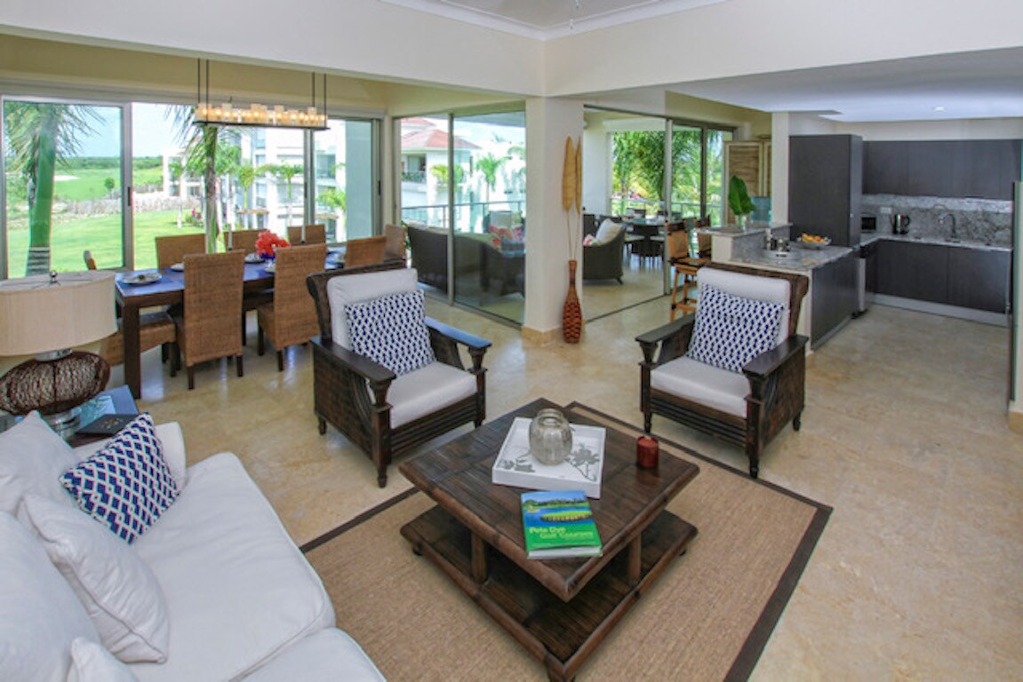 Property Image 2 - Spacious 3 BDR fully-equipped condo with pool and golf view