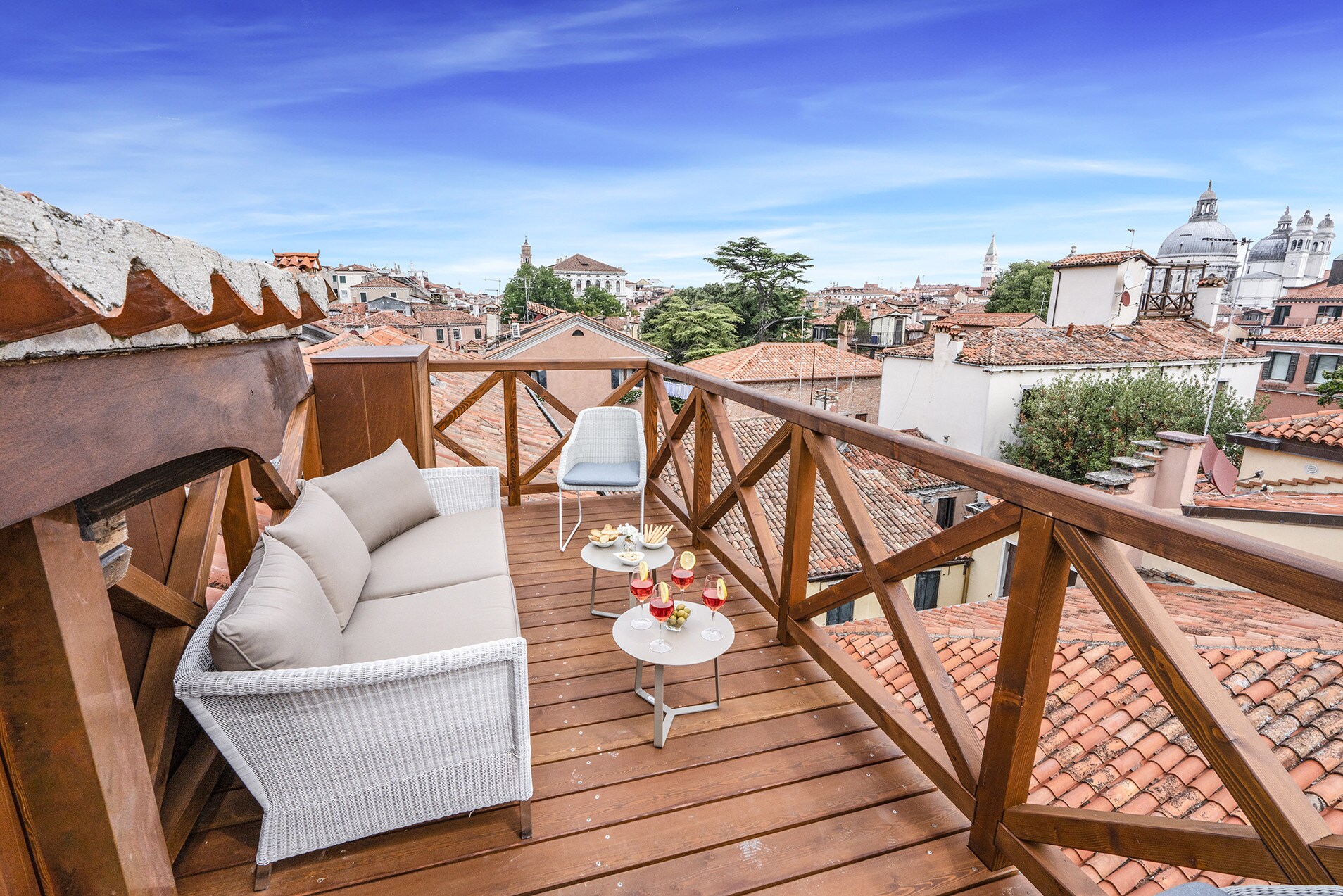 Property Image 2 - Luxuriously Renovated Apartment close to the Accademia