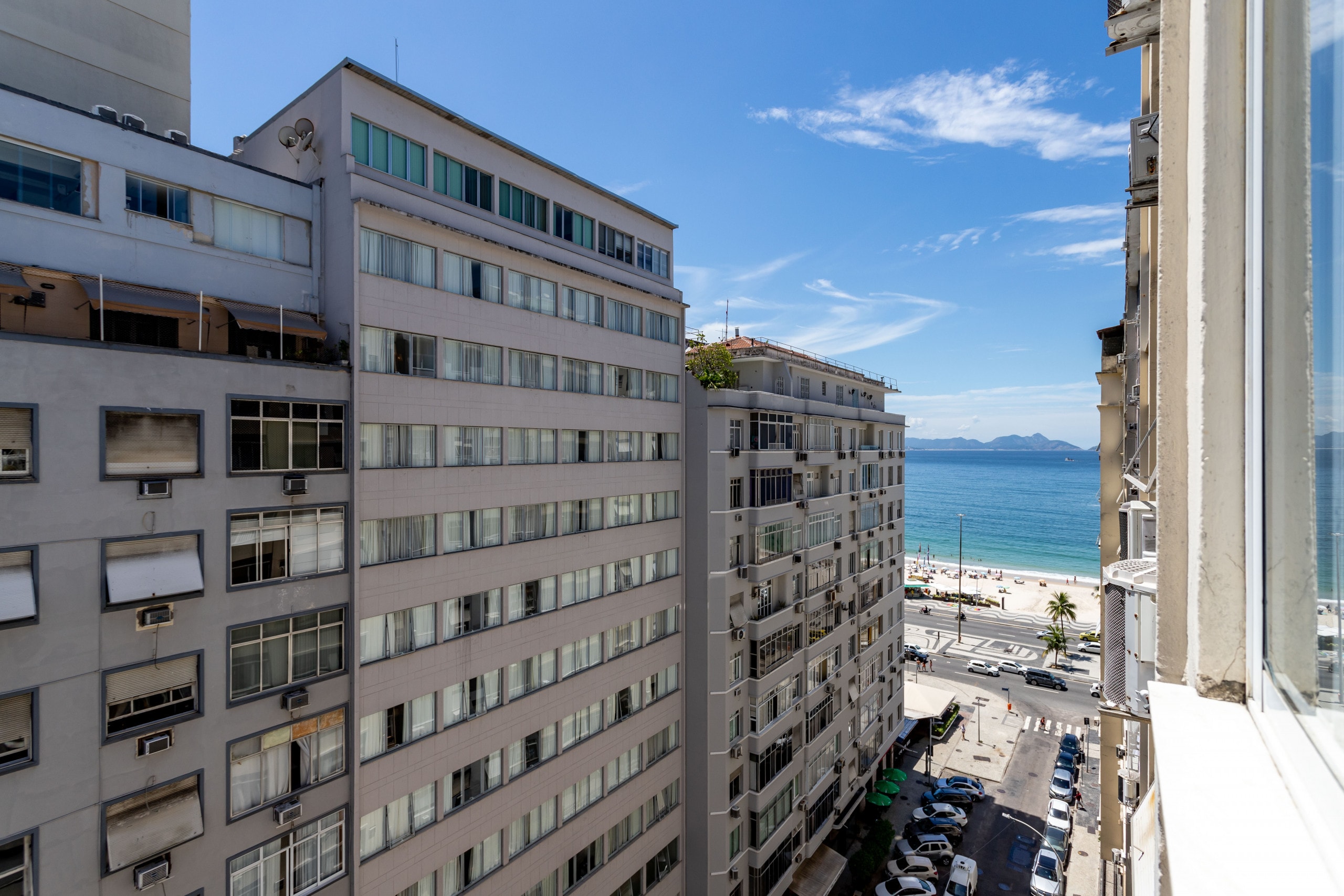 Property Image 1 - Contemporary Apartment with Lift and Stunning Sea View