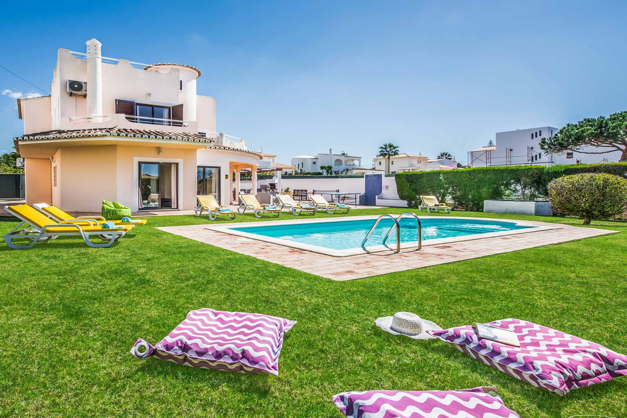 Property Image 2 - Gorgeous Villa with Pool and Traditional BBQ near Gale