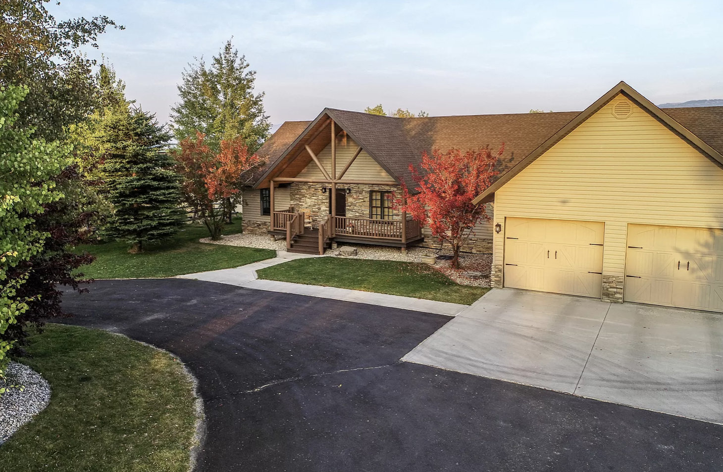 Property Image 1 - Huge Family Retreat with Home Theater + Game Room