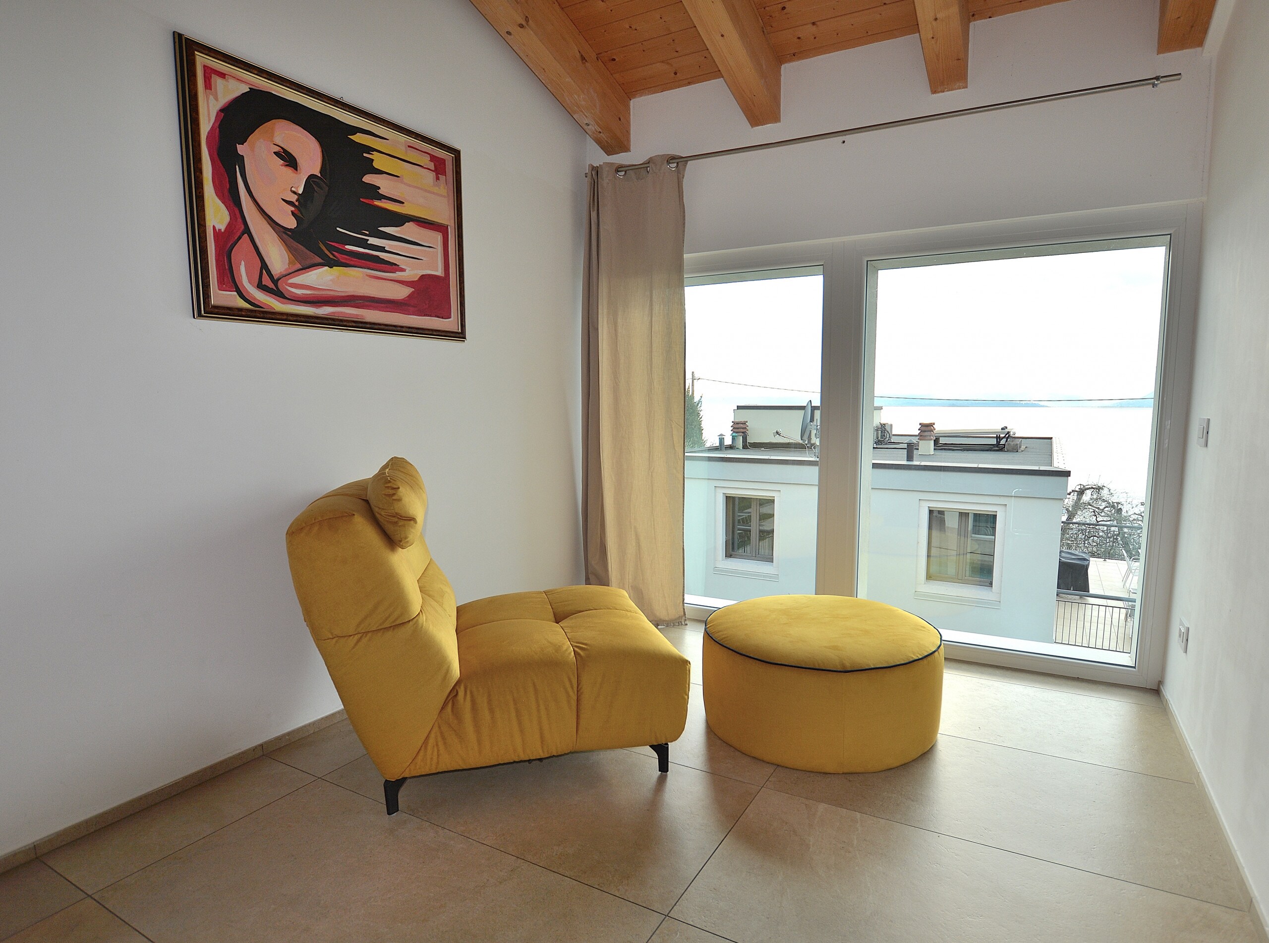 Property Image 2 - Fascinating Apartment with Panoramic Lakeview Terraces