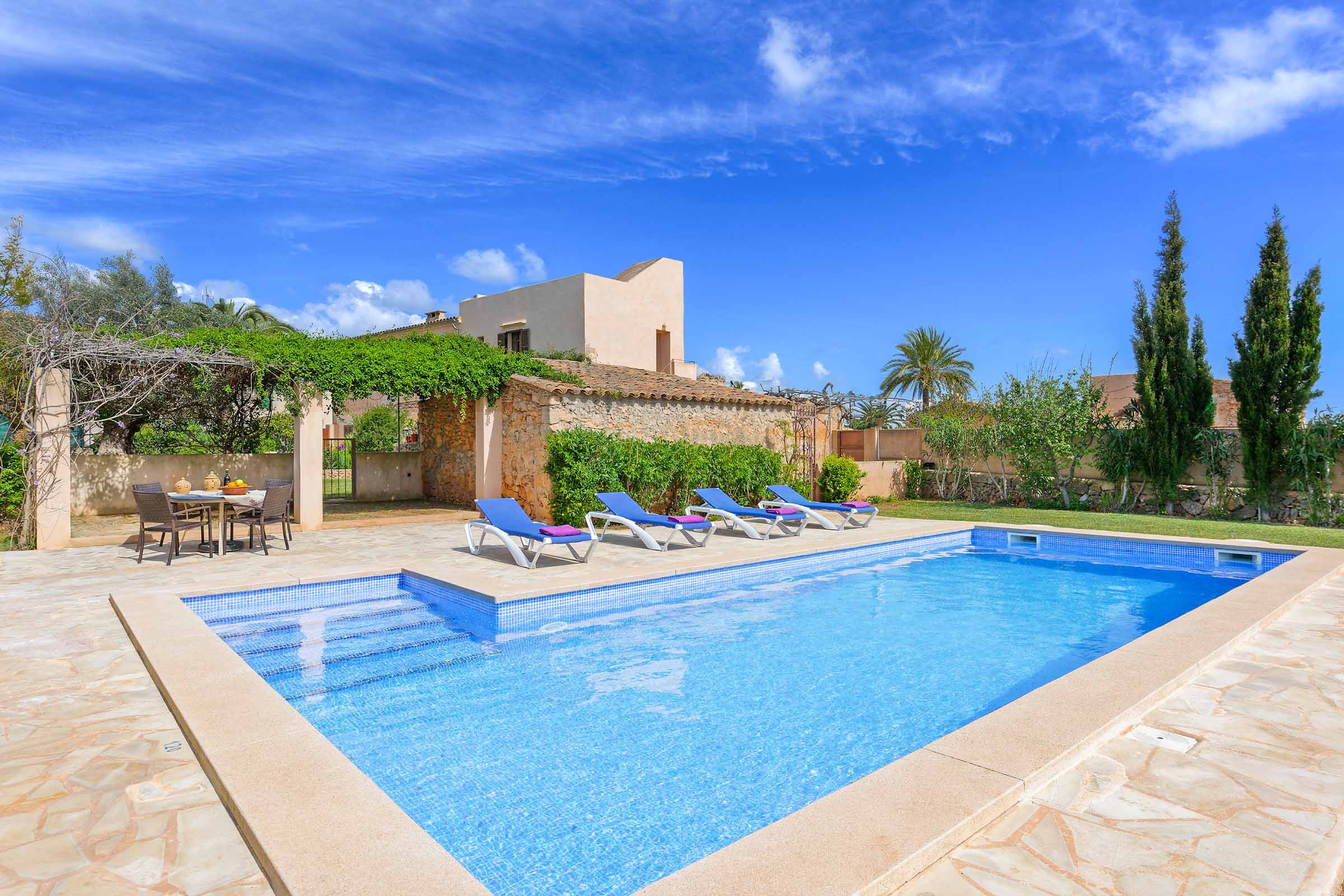 Property Image 2 - Idyllic Spanish Villa near the Beaches and Town Center