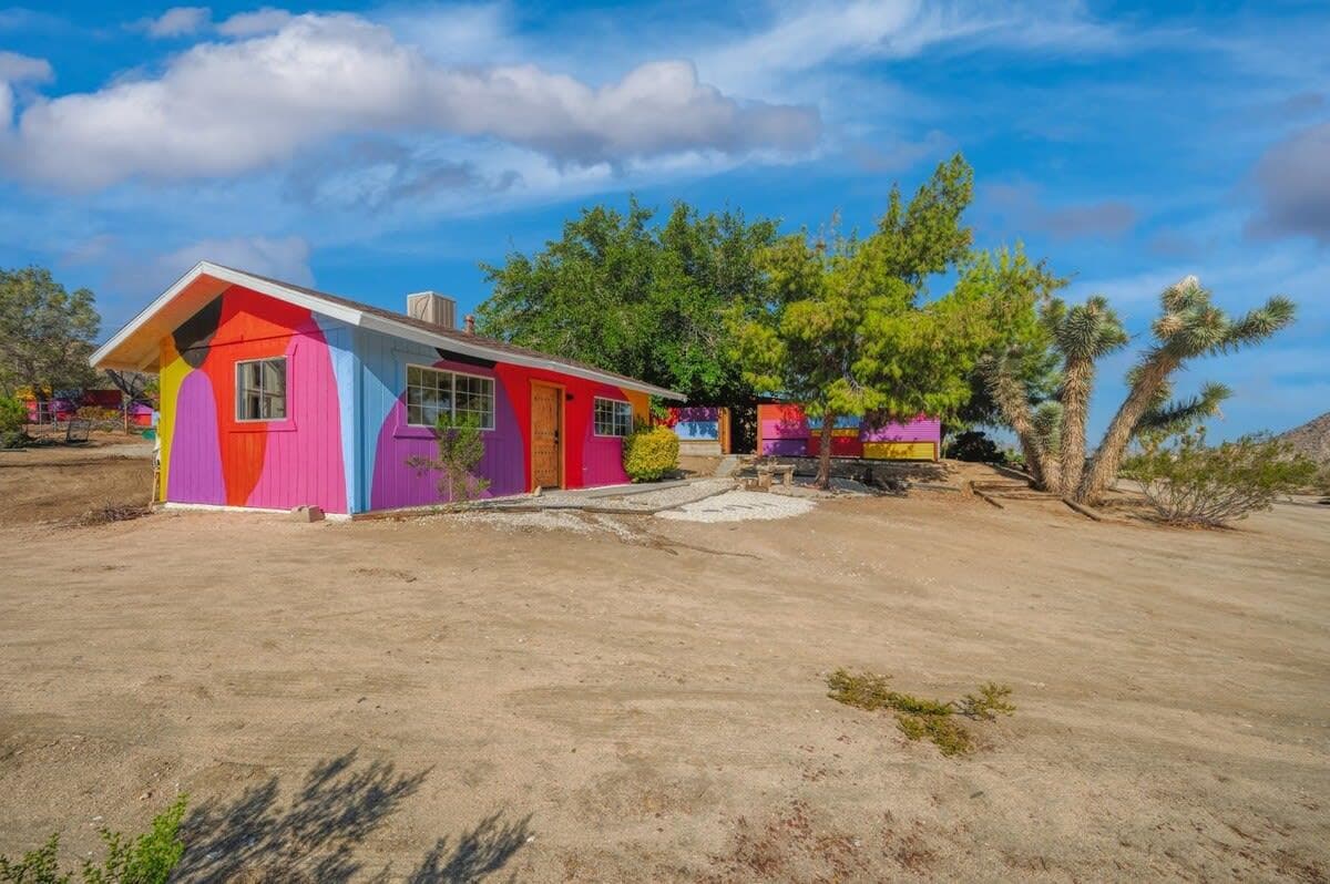 Property Image 2 - Rainbow House | Glampers Paradise