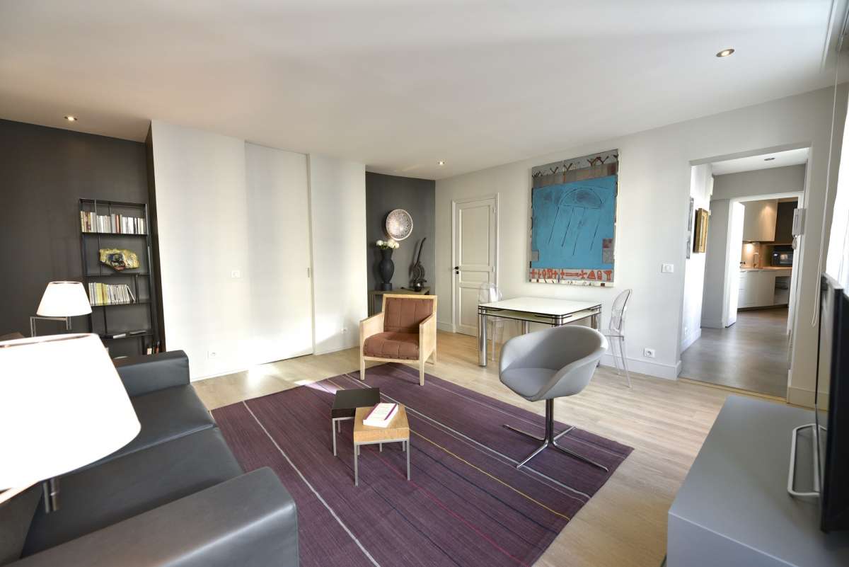 Property Image 1 - Spacious Light Filled Apartment in the heart of Marais