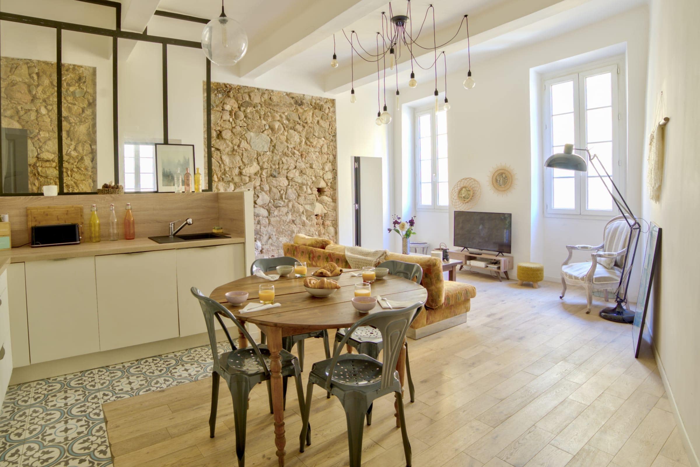 Property Image 1 - Nice Light Filled Flat in the heart of Historic Ajaccio Property Image 1 - Nice Light Filled Flat in the heart of Historic Ajaccio