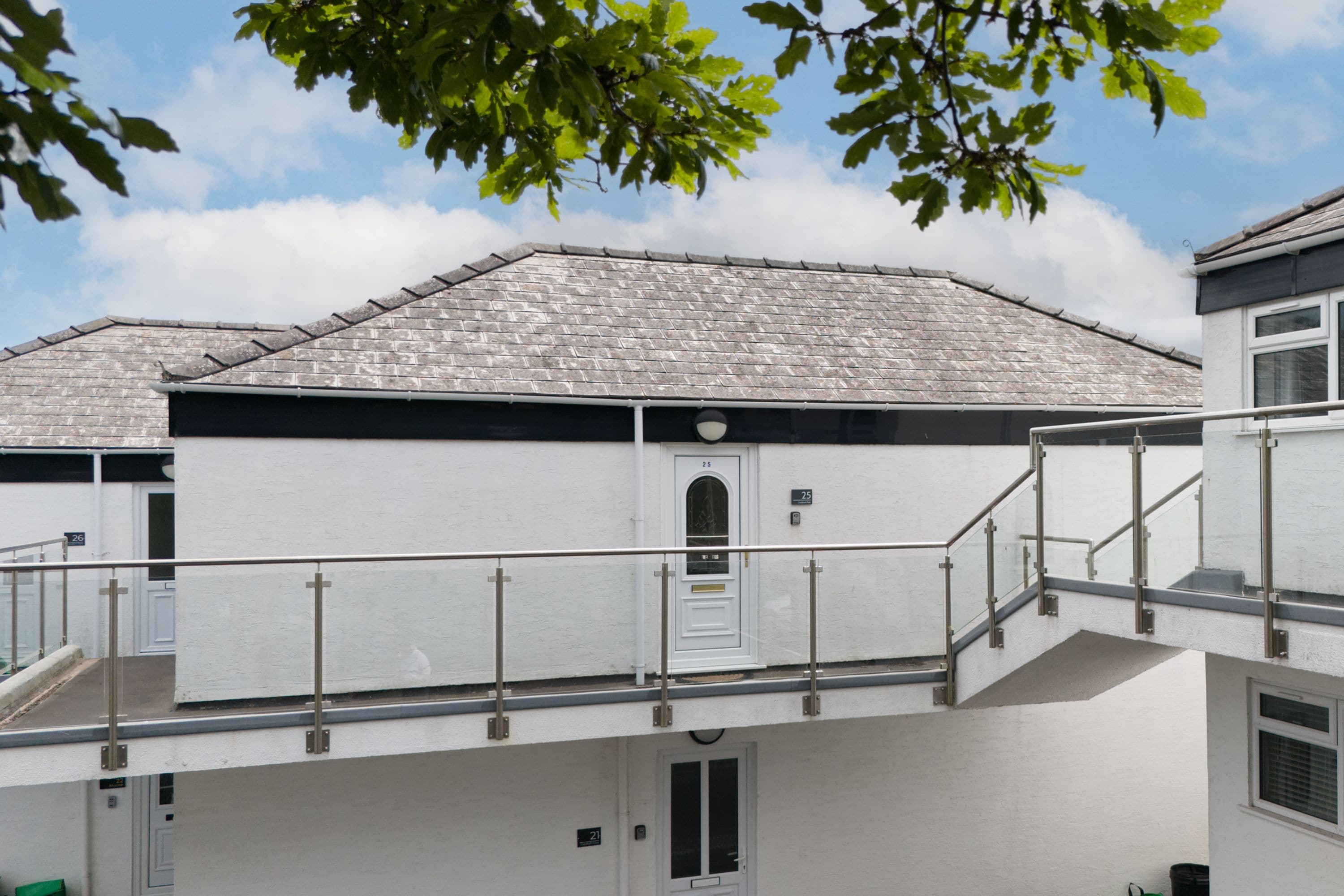  Sea Views from Balcony  Short Walk to Beach   Parking