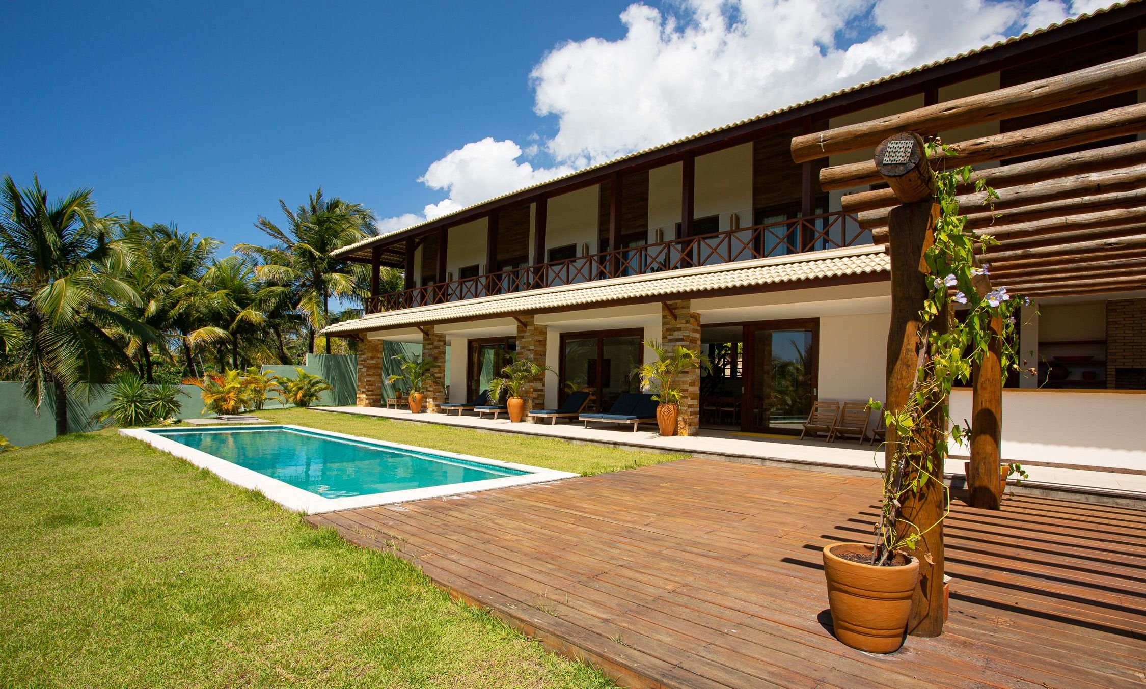 Amazing Sunny Home with Private Sparkling Pool