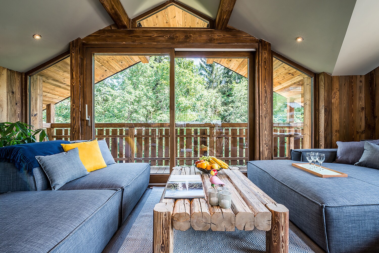 Property Image 2 - Premium Chalet with Magnificent view over the Alps