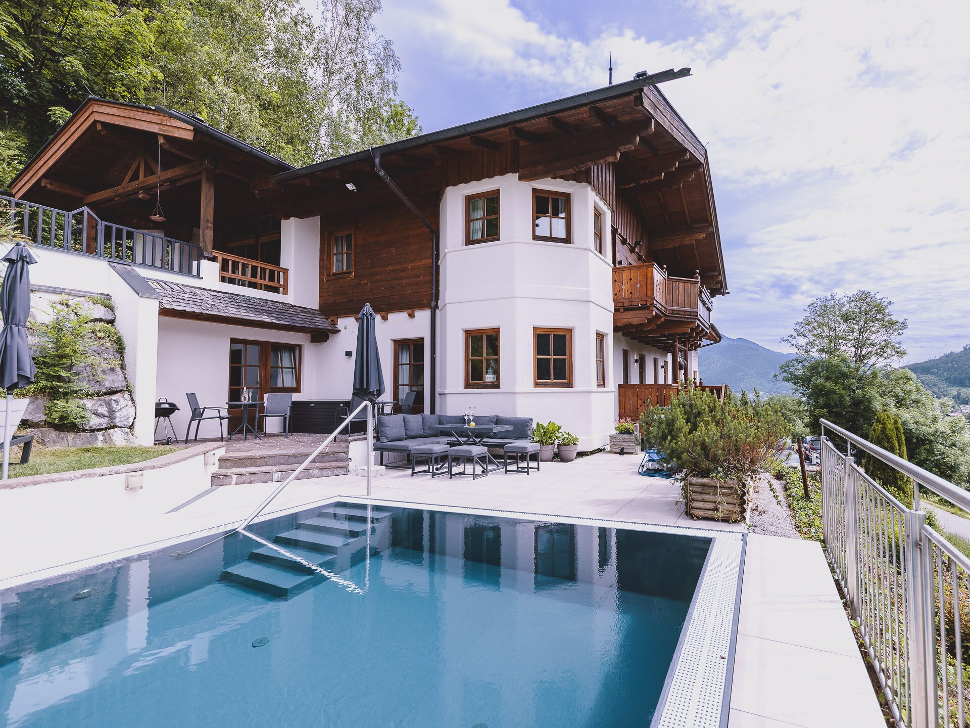 Property Image 1 - Traditional Chalet with Balcony and Mountain Views