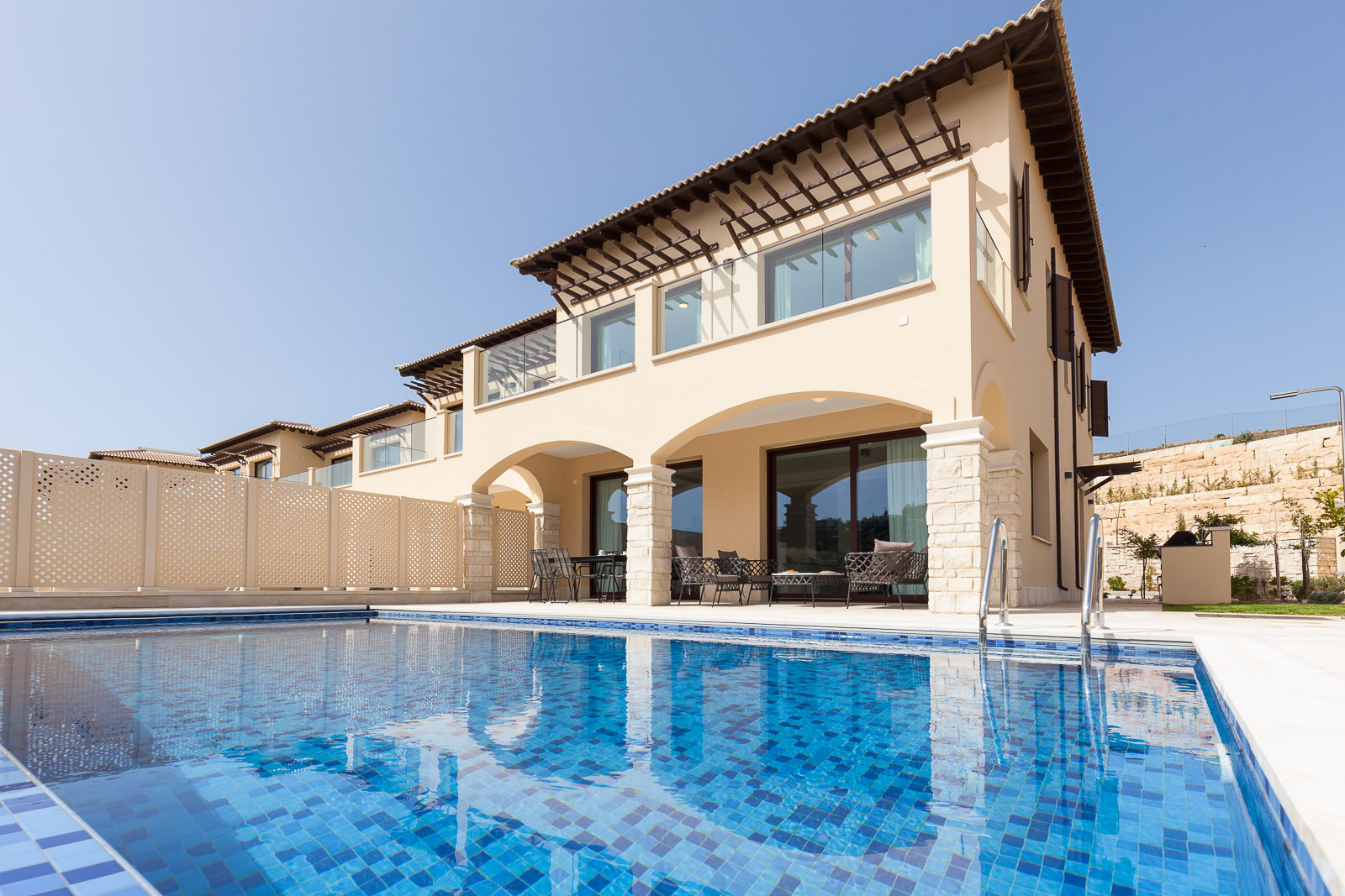 Property Image 1 - Luxury 3 Bedroom Elite Junior Villa Pool and sea views