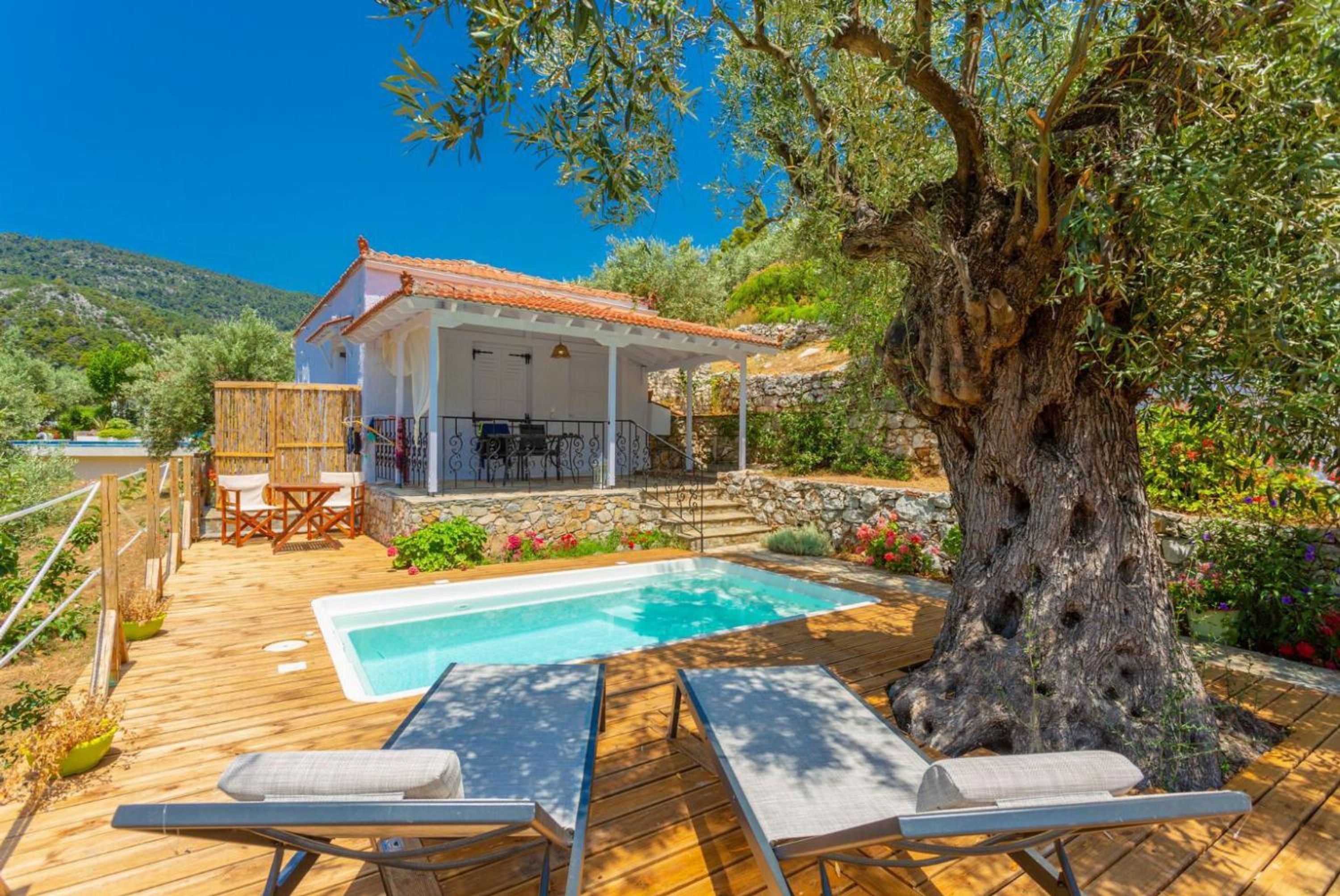 Property Image 2 - Romantic Villa in Lush Wildflowers Setting