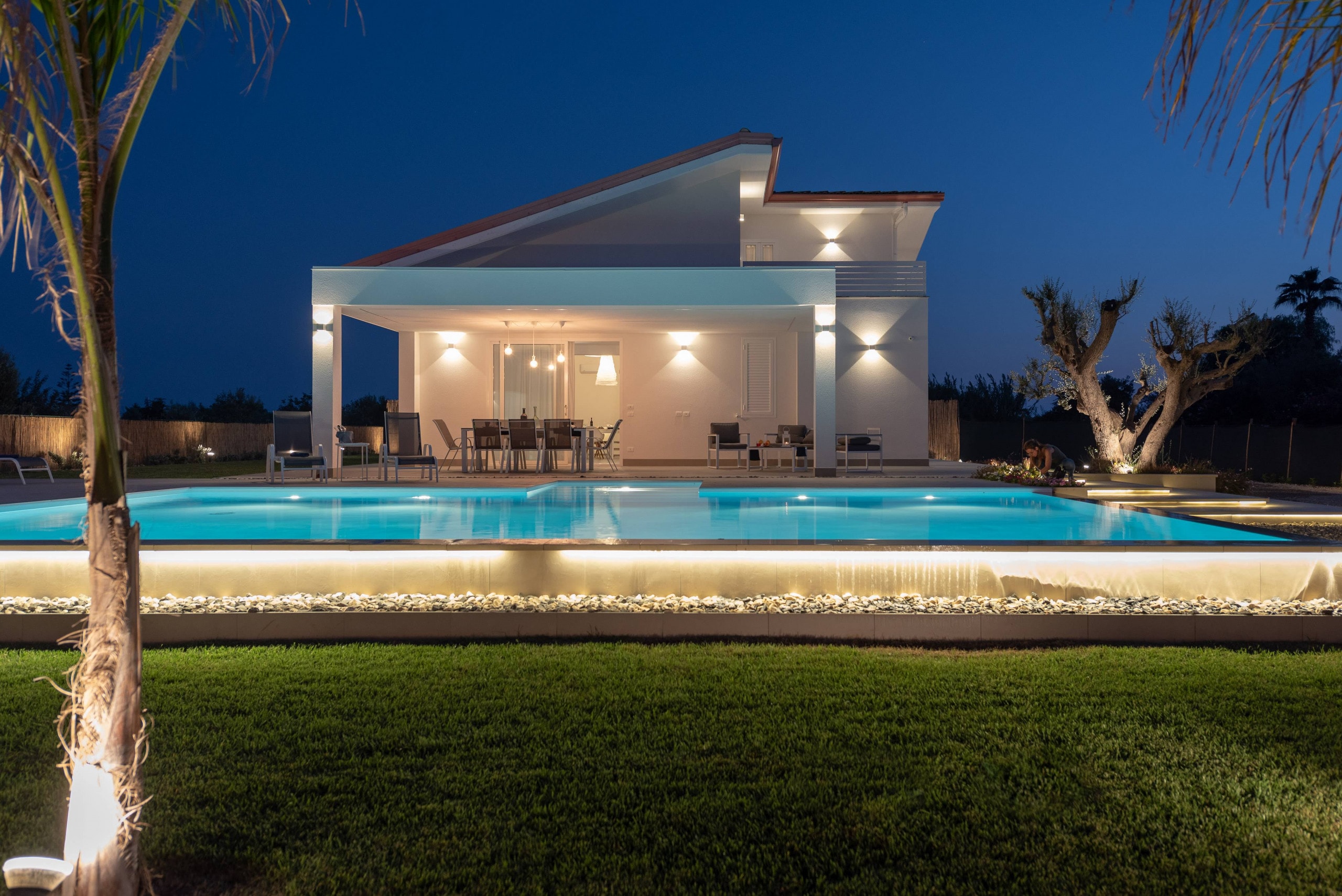 Property Image 1 - Delightful Gleaming Villa with Huge Salt Water Pool