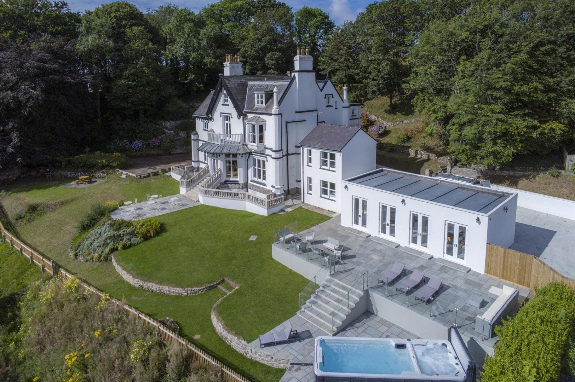 Property Image 1 - Incredible 1840 Manor House with Pool and Hot Tub