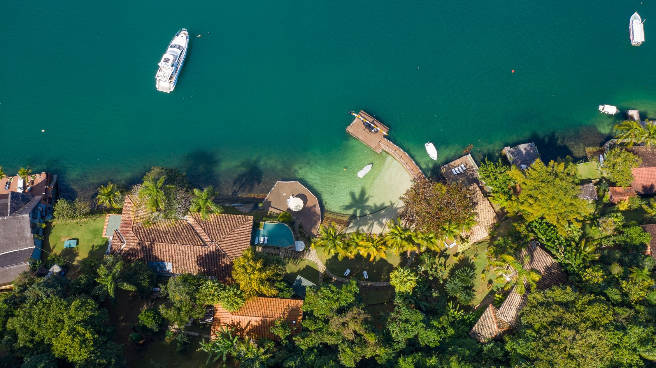 Extraordinary Island Villa with Captivating Scenery