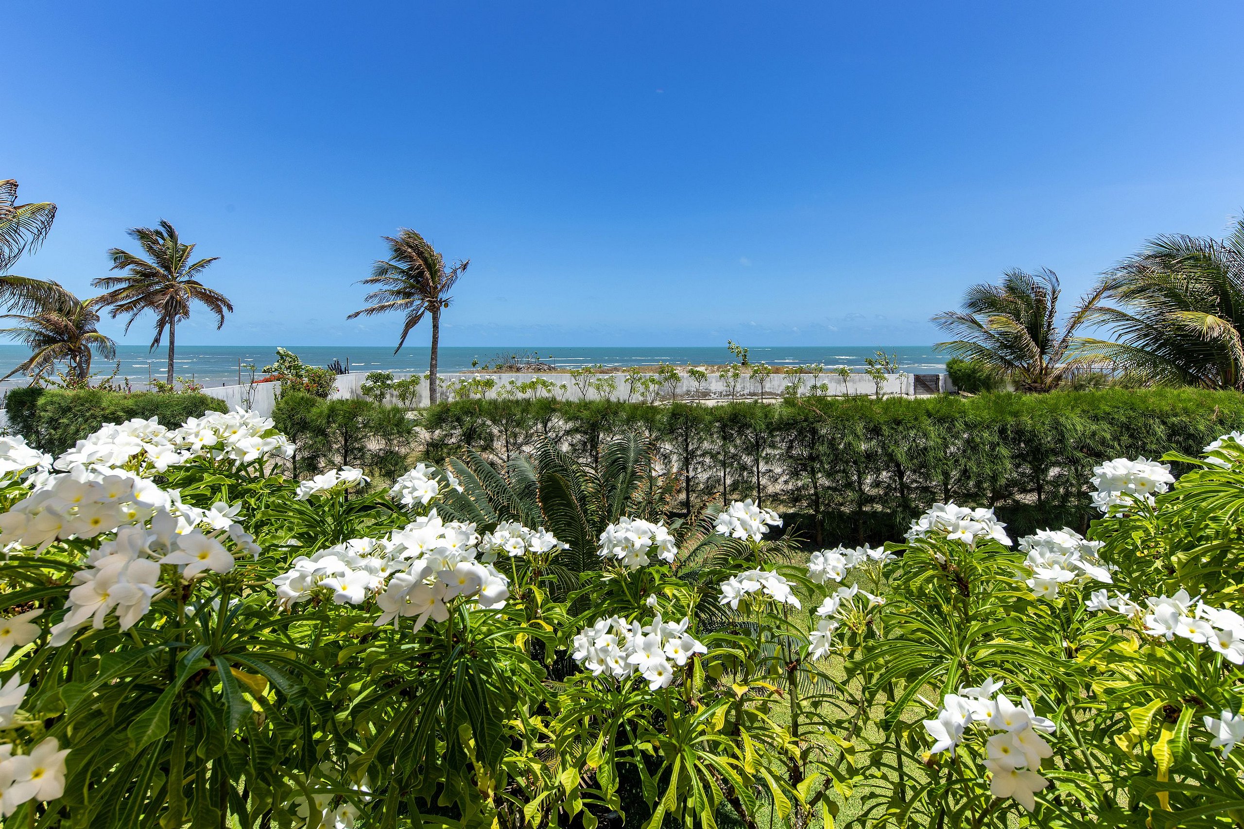 Extraordinary Fancy Home with Direct Beach Access