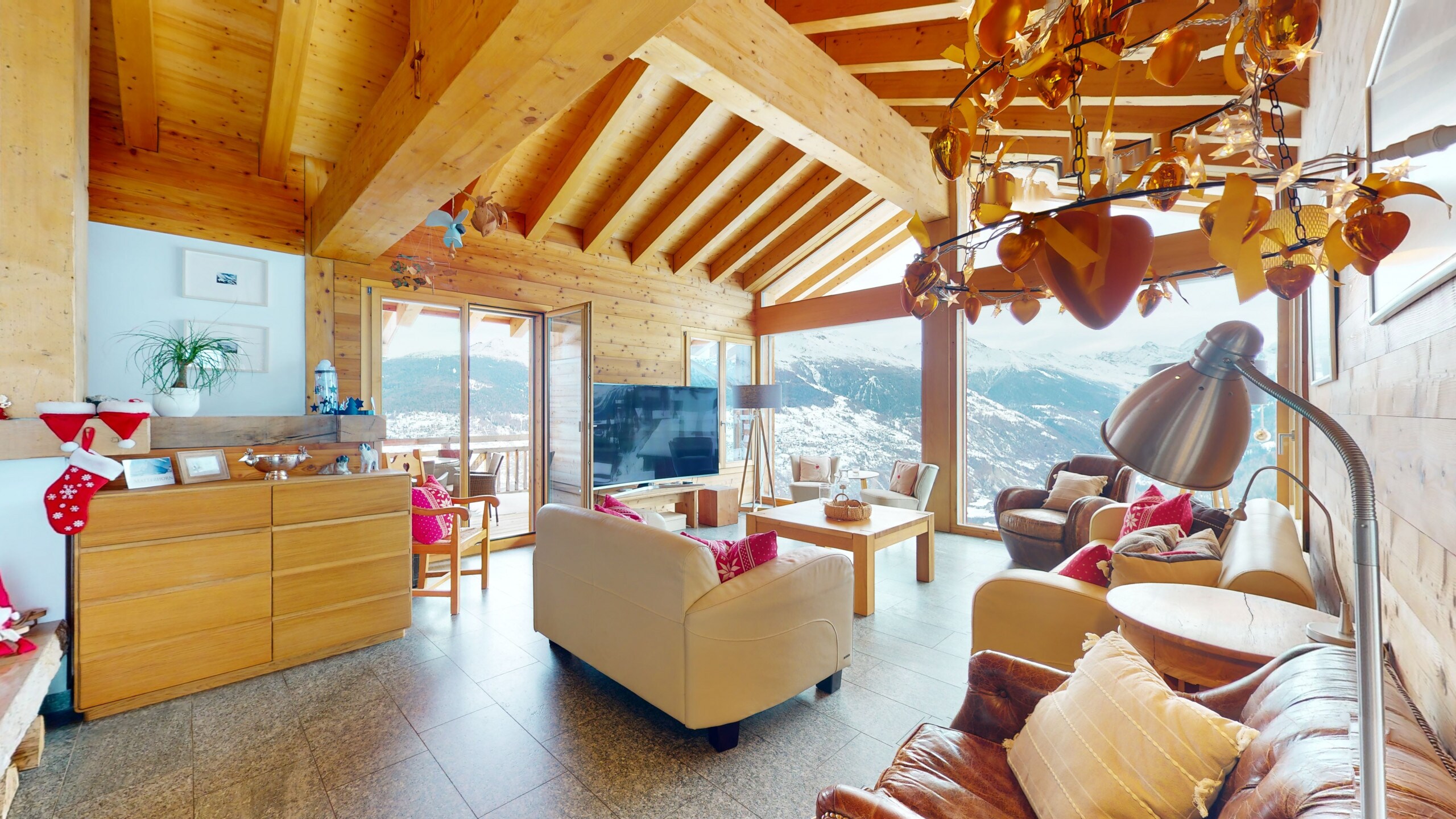 Property Image 2 - Captivating Grand Chalet with Sauna shower and Jacuzzi