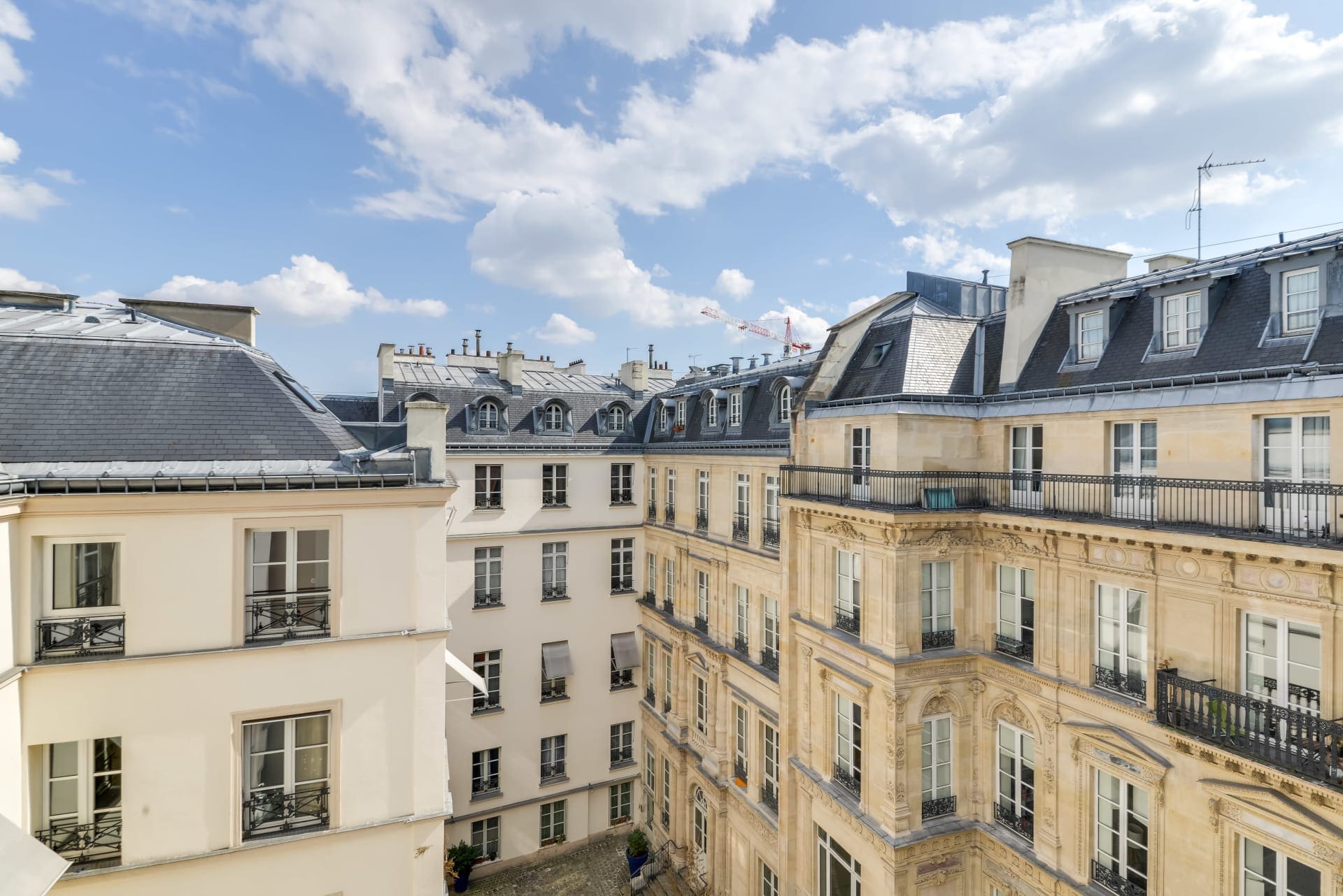 Property Image 2 - 1-bedroom Vacation Apartment is a hidden gem in Paris�s sophisticated Saint Lazare district