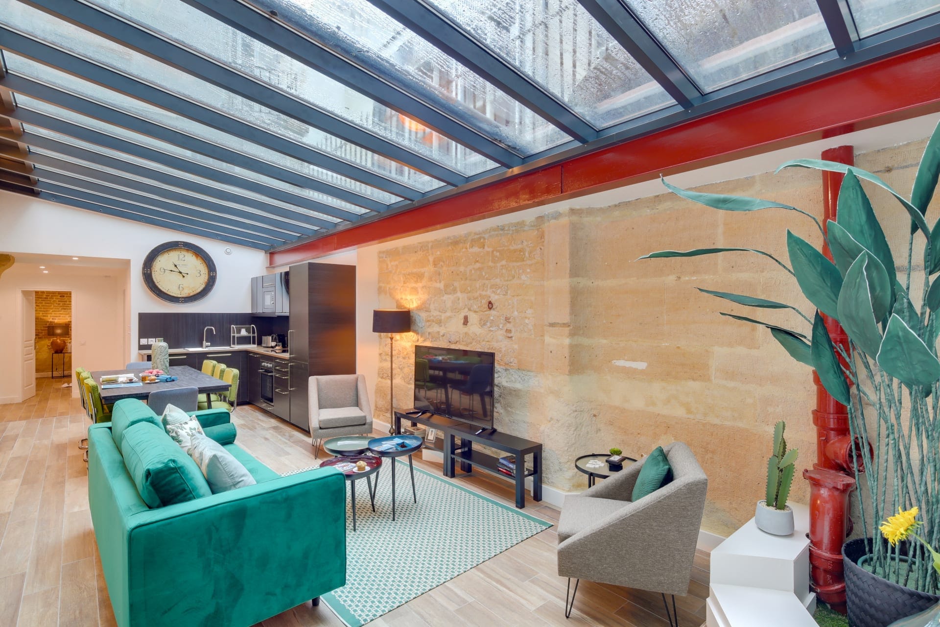 Property Image 2 - 4 Bedroom Vacation Apartment in the elegant neighbourhood of Opera Grand Boulevard, Paris Property Image 2 - 4 Bedroom Vacation Apartment in the elegant neighbourhood of Opera Grand Boulevard, Paris