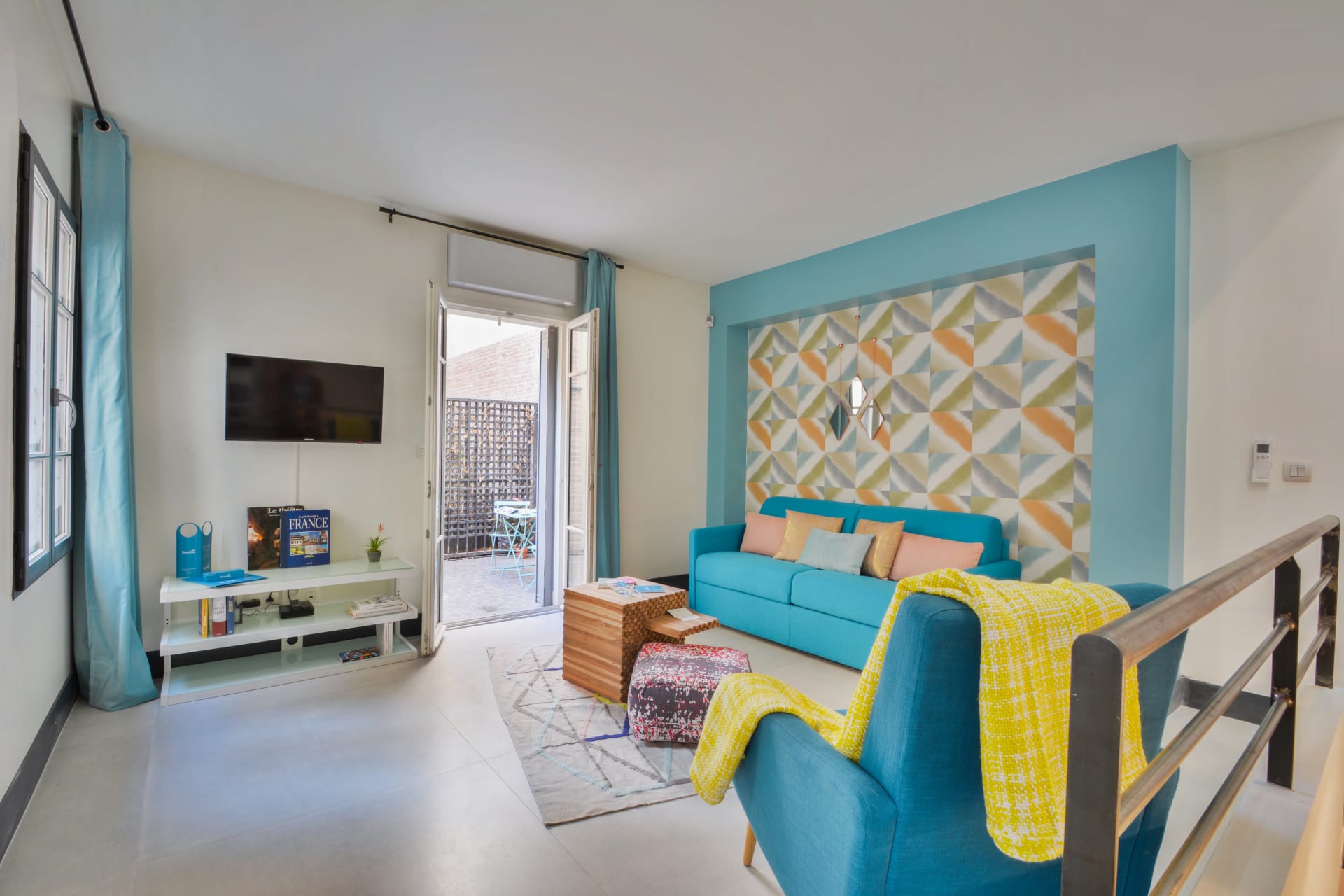 Property Image 1 - 1-Bedroom Duplex Vacation Apartment in Montmartre, 18th arrondissement.