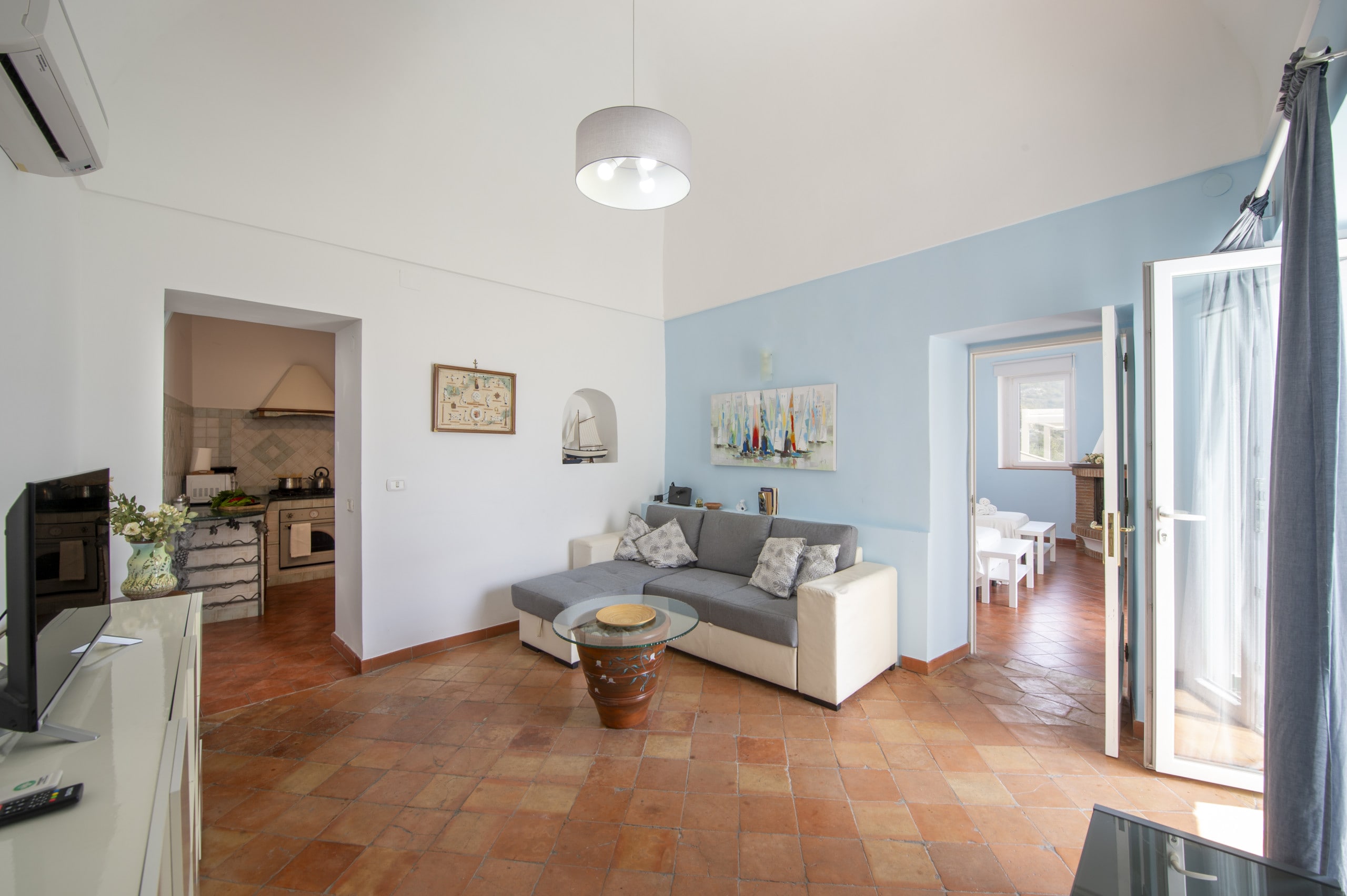 Charming Bright House near the Church of Constantinople