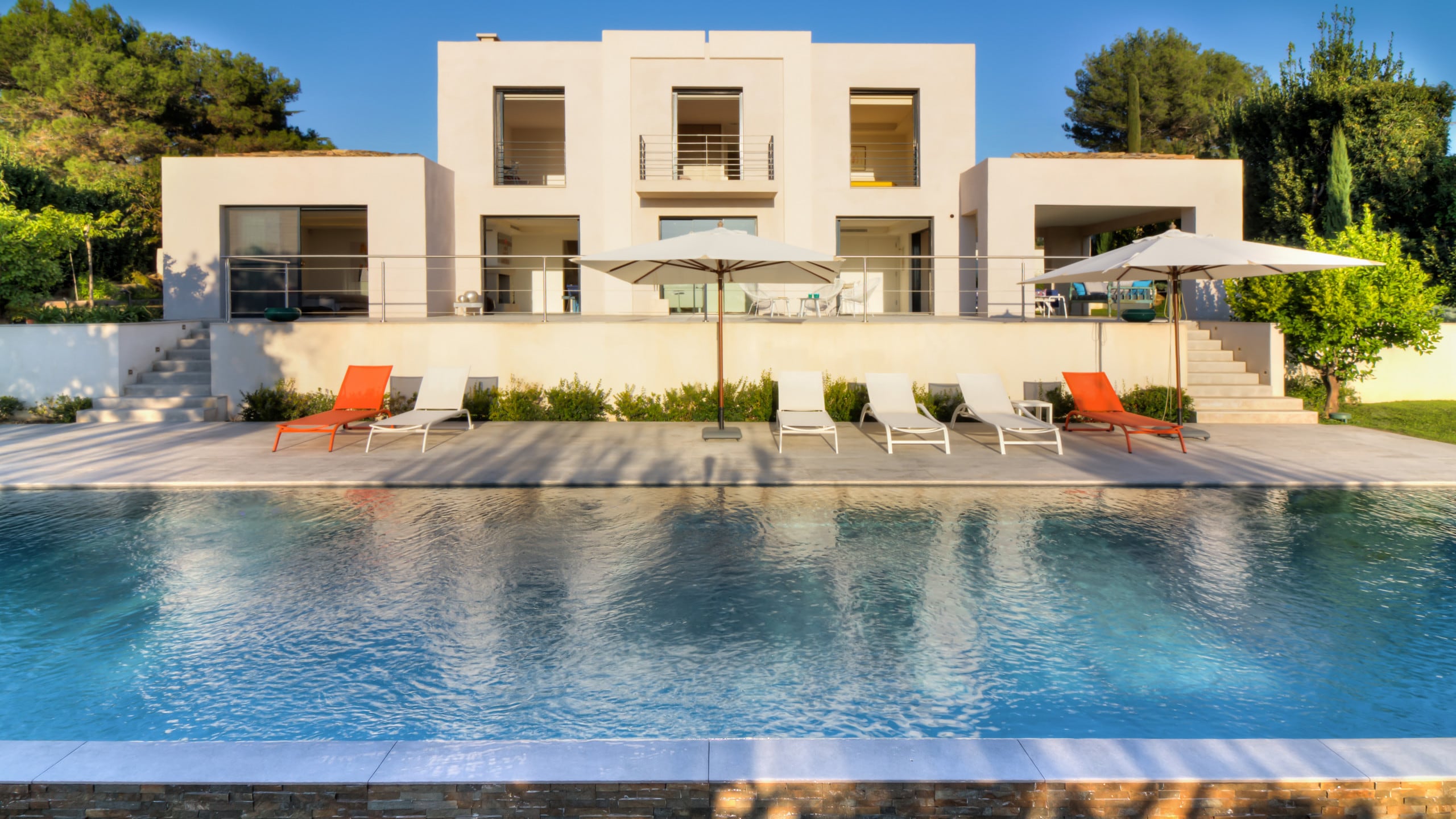 Property Image 2 - Beautiful contemporary 5-bedroom villa with A/C, pool and lovely views