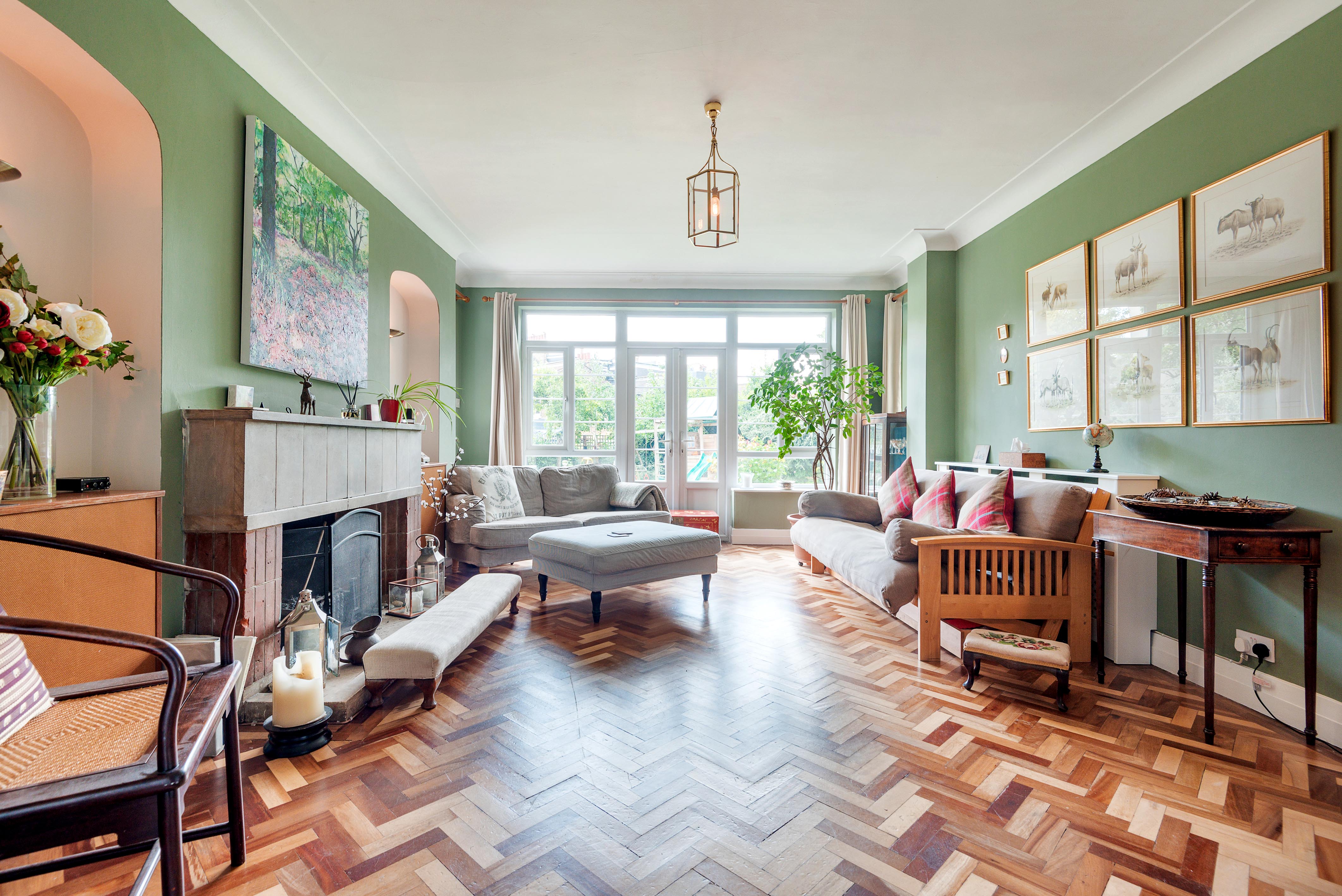 Property Image 1 - Majestic home with Beautiful Garden in North West London