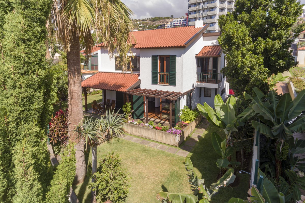 House with garden.