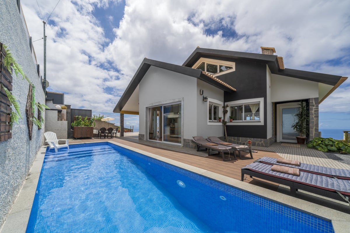 Property Image 1 - Exclusive Sea View Villa with a Spacious Balcony