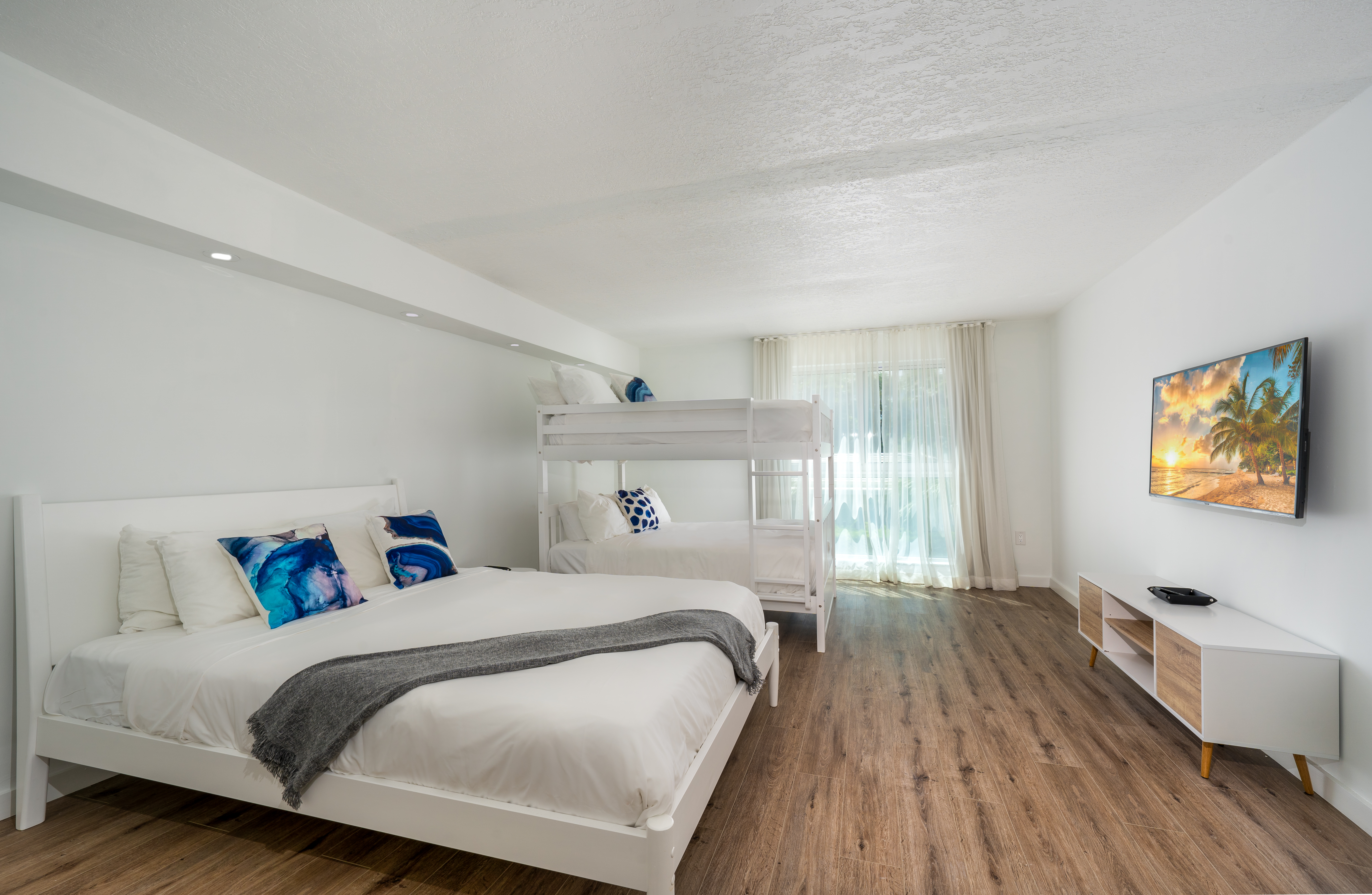 Two Bedroom Unit - City View - Perfect Family-Friendly Unit