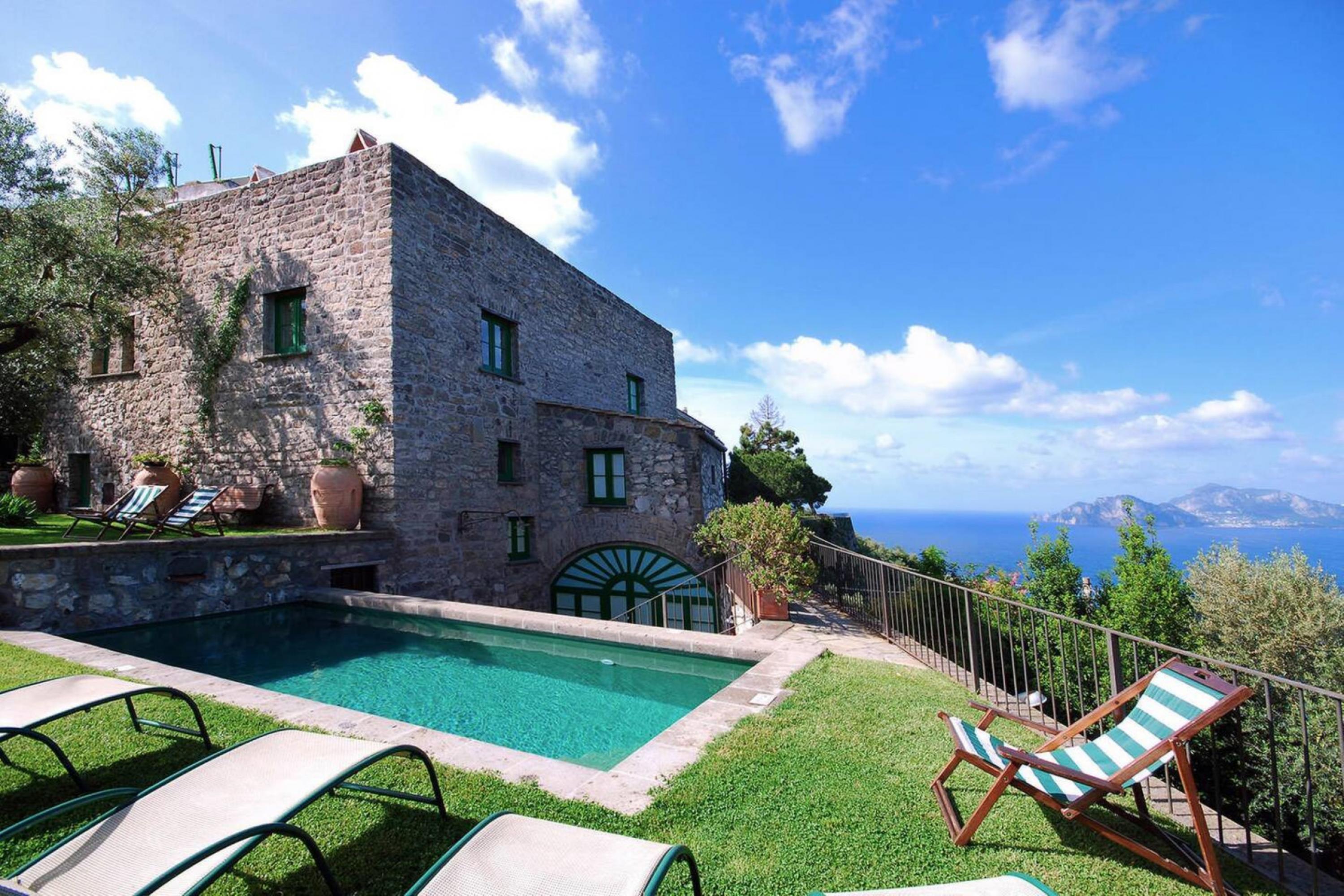 Property Image 1 - Wonderful Stone Villa with Garden overlooking the Sea