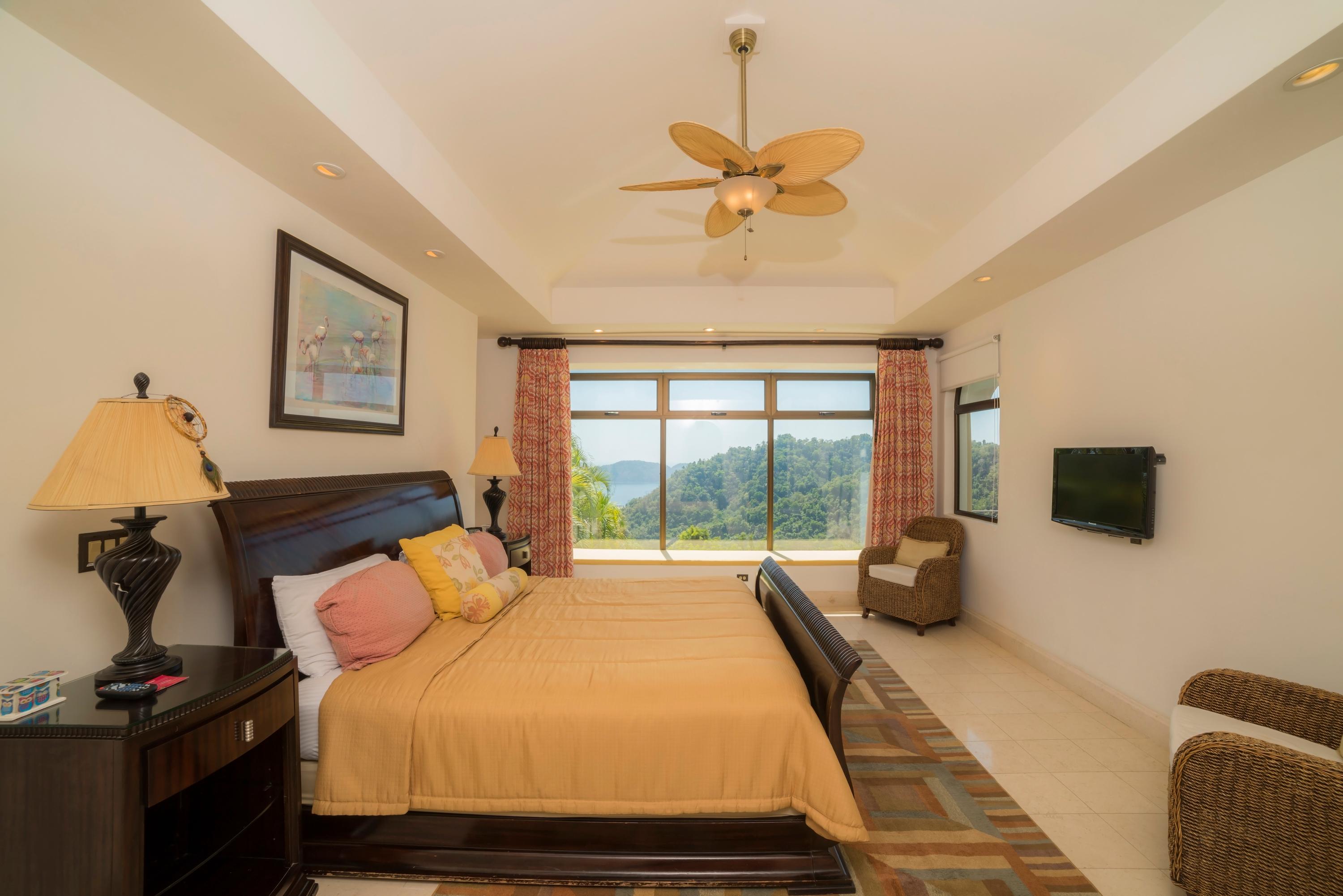 Beautiful 5 Bedroom Home with Panoramic Vistas
